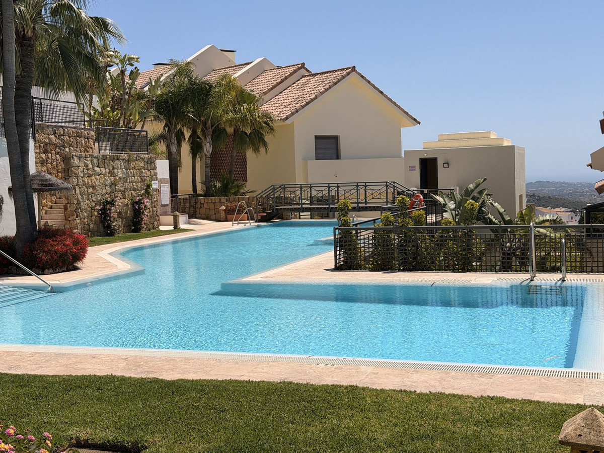 2 спални, 2 бани - Апартамент за продажба в Los Monteros, Marbella