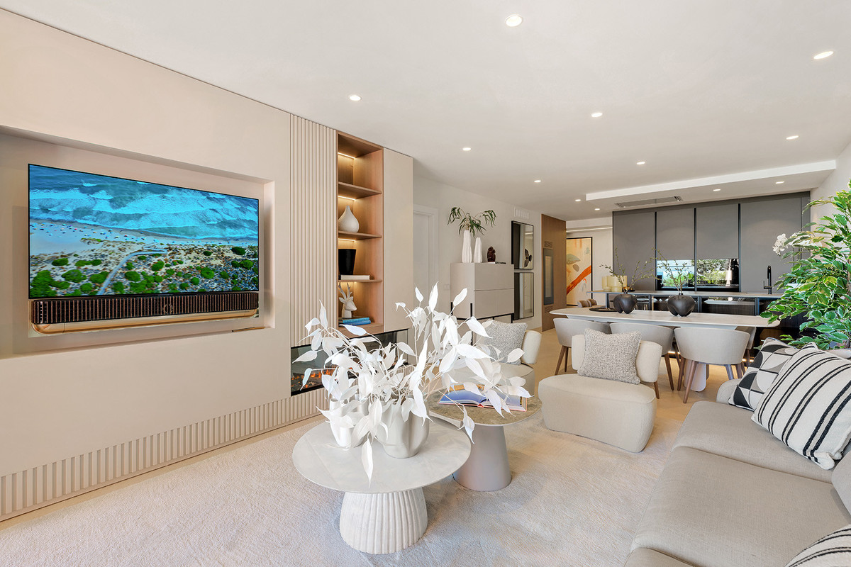 Piso de 3 Dormitorios y 2 Baños en venta en Estepona