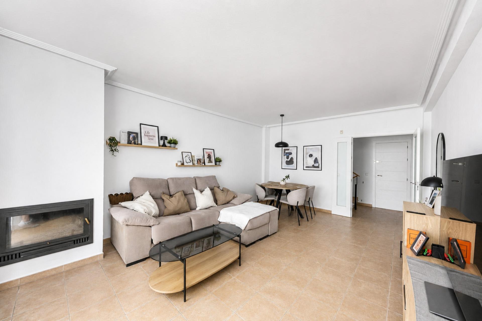 Casa de 2 Dormitorios en venta en Cerros del Aguila, Mijas
