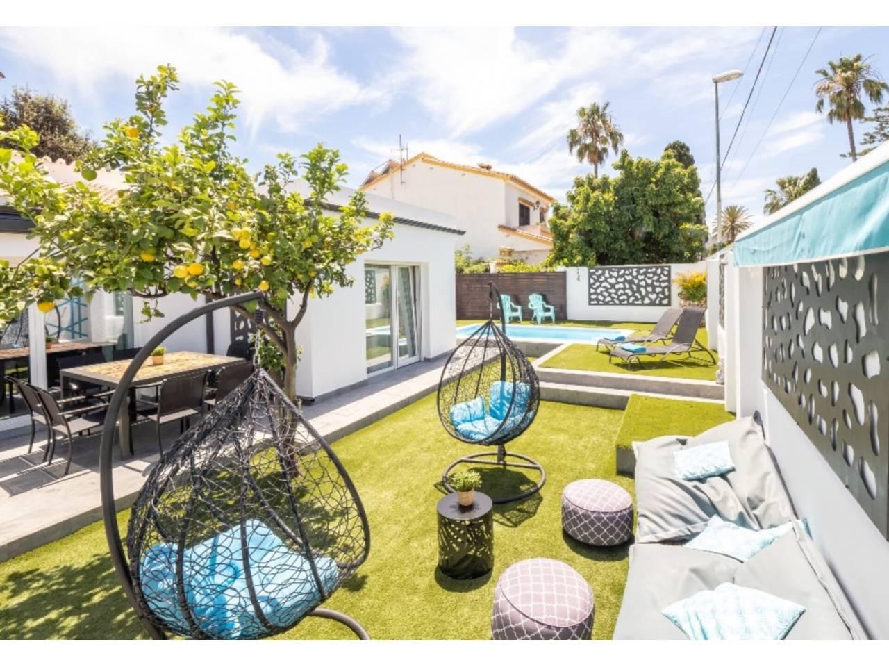 3 Bed - Villa Holiday Rental in Churriana, Malaga