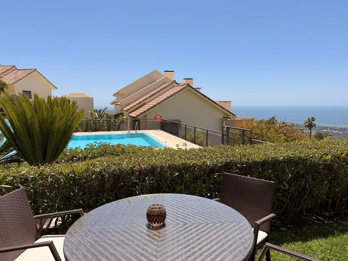 2 спални, 2 бани - Апартамент за продажба в Los Monteros, Marbella