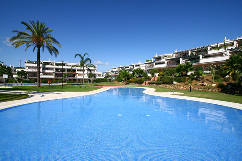 Piso de 2 Dormitorios y 2 Baños en alquiler vacacional en Nueva Andalucía, Marbella