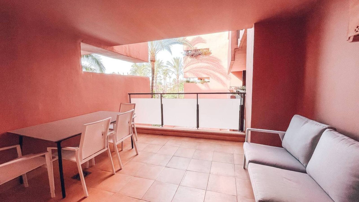 Piso de 3 Dormitorios en venta en Estepona