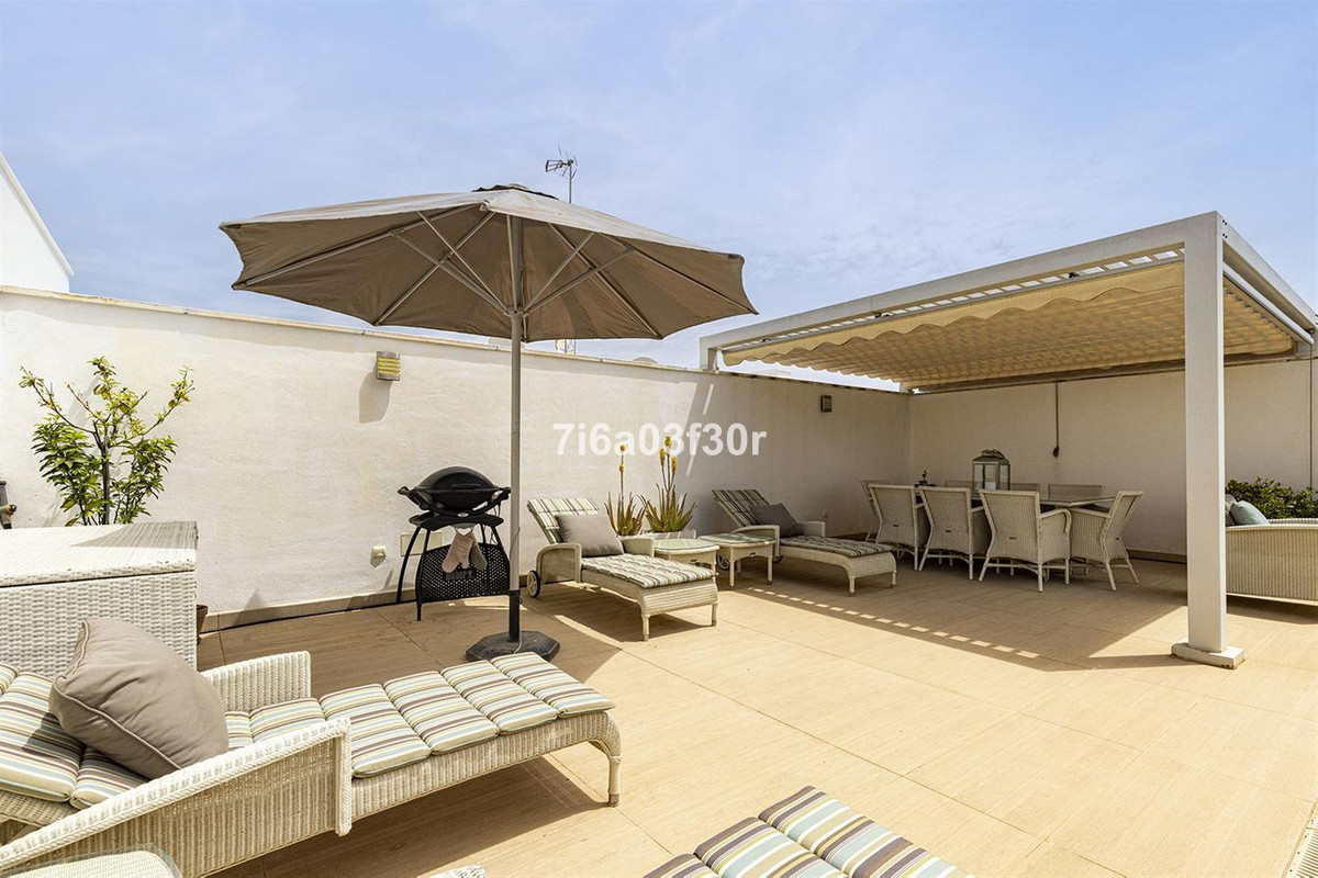 Ático de 3 Dormitorios y 2 Baños en venta en San Pedro de Alcántara