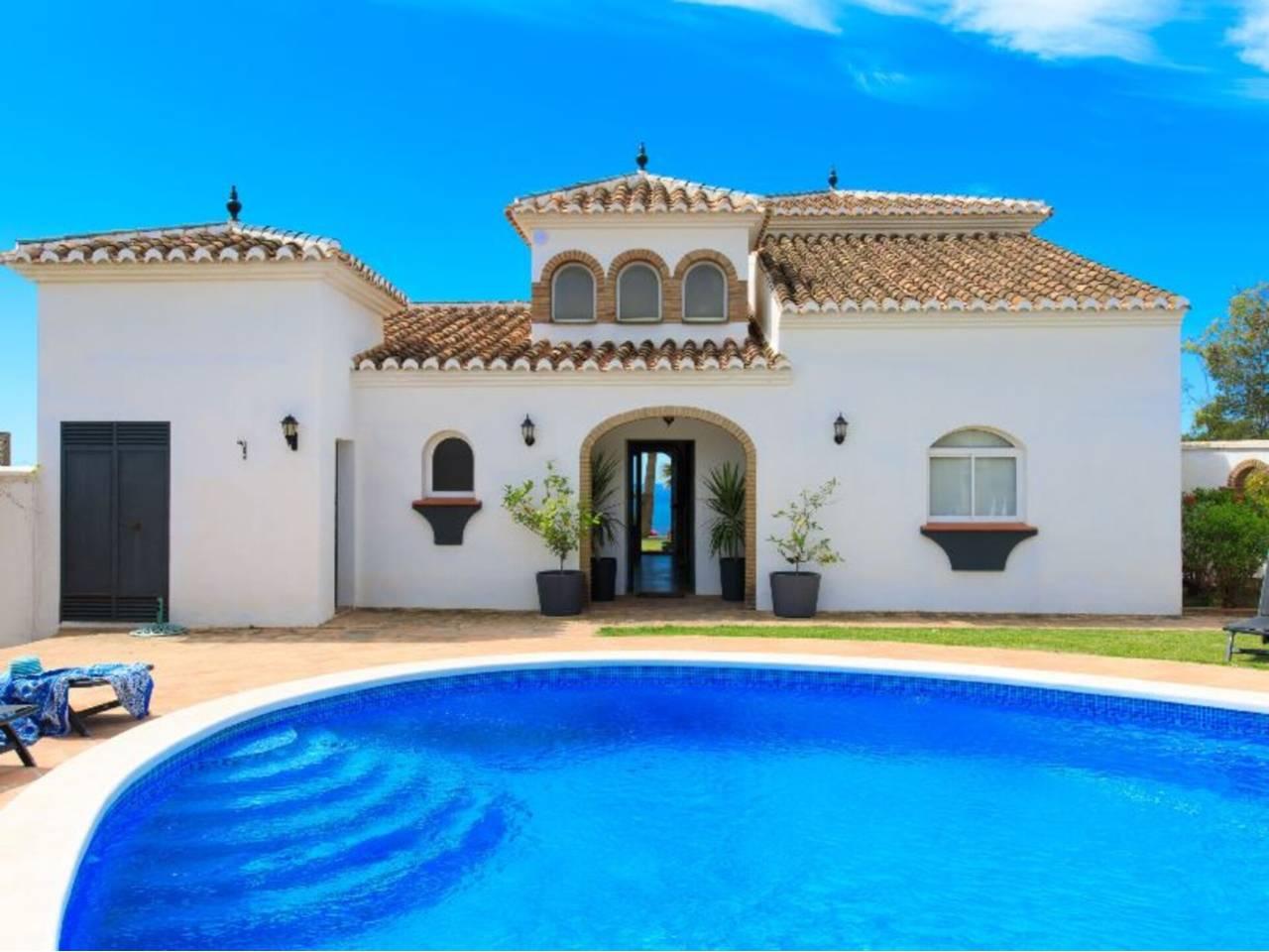 Casa Adosada de 4 Dormitorios y 3 Baños en alquiler vacacional en Torrox Costa
