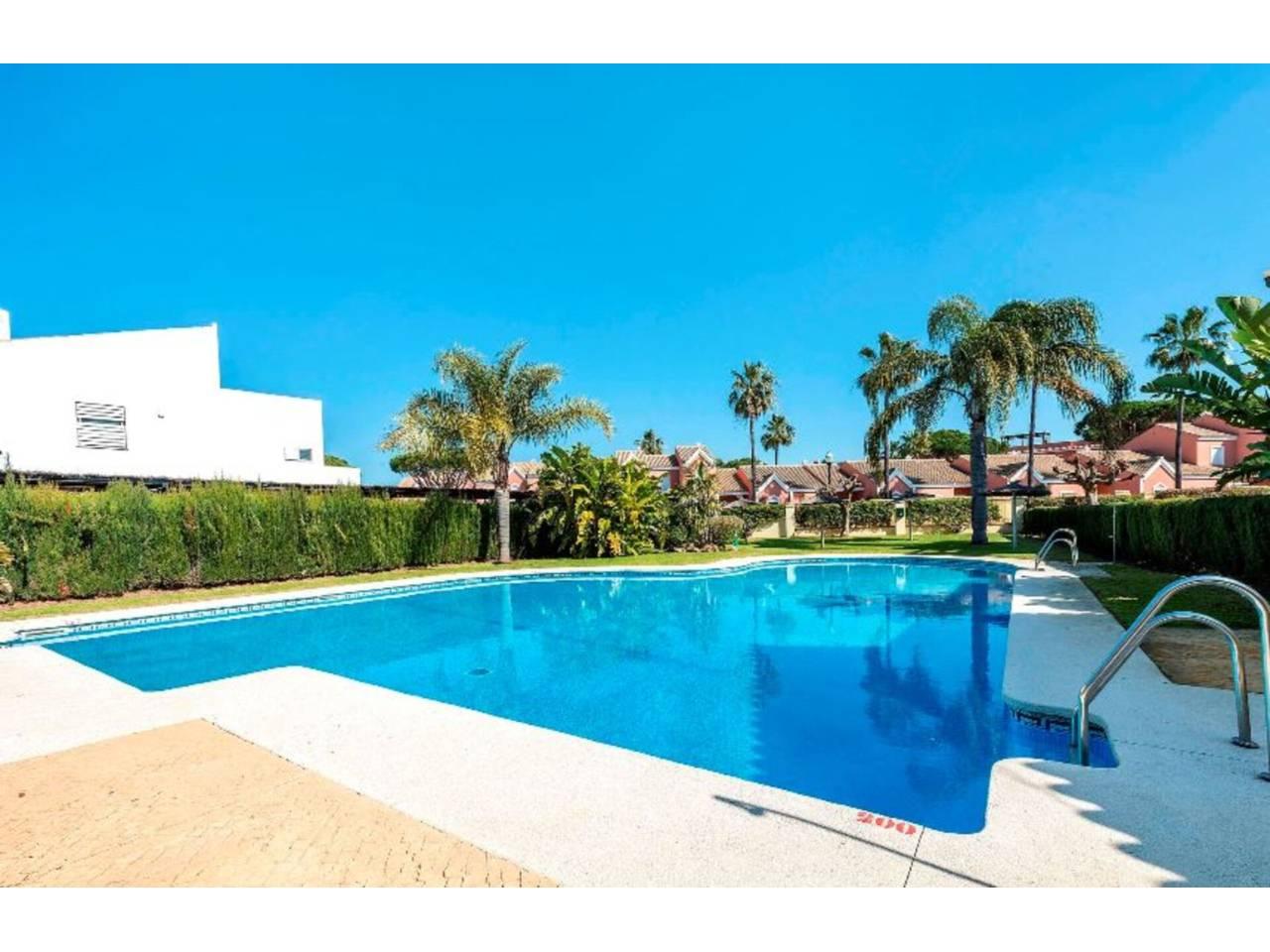 Casa Adosada de 3 Dormitorios en alquiler vacacional en Chiclana de la Frontera