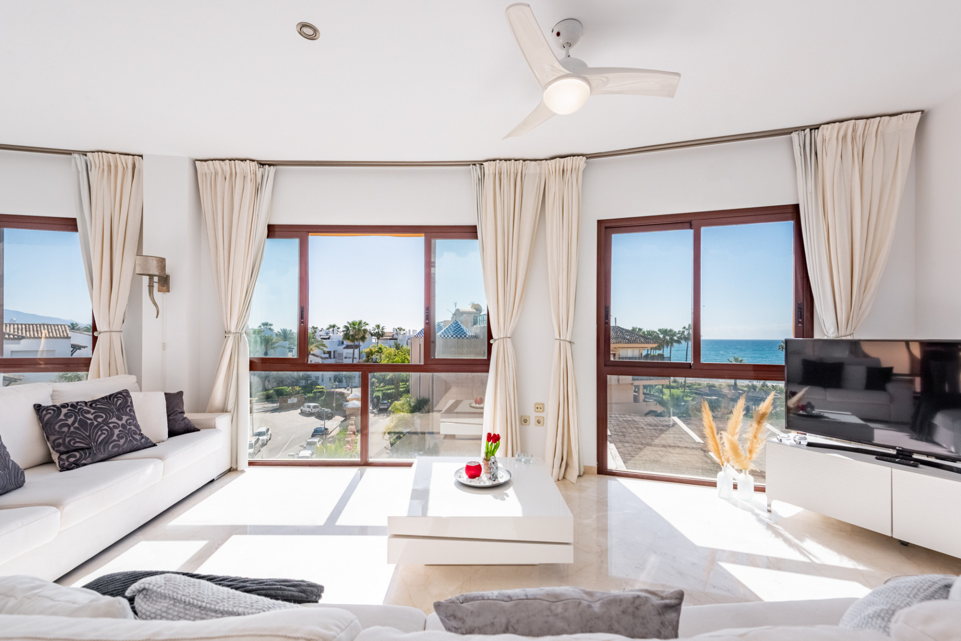 Ático de 3 Dormitorios y 3 Baños en venta en Estepona