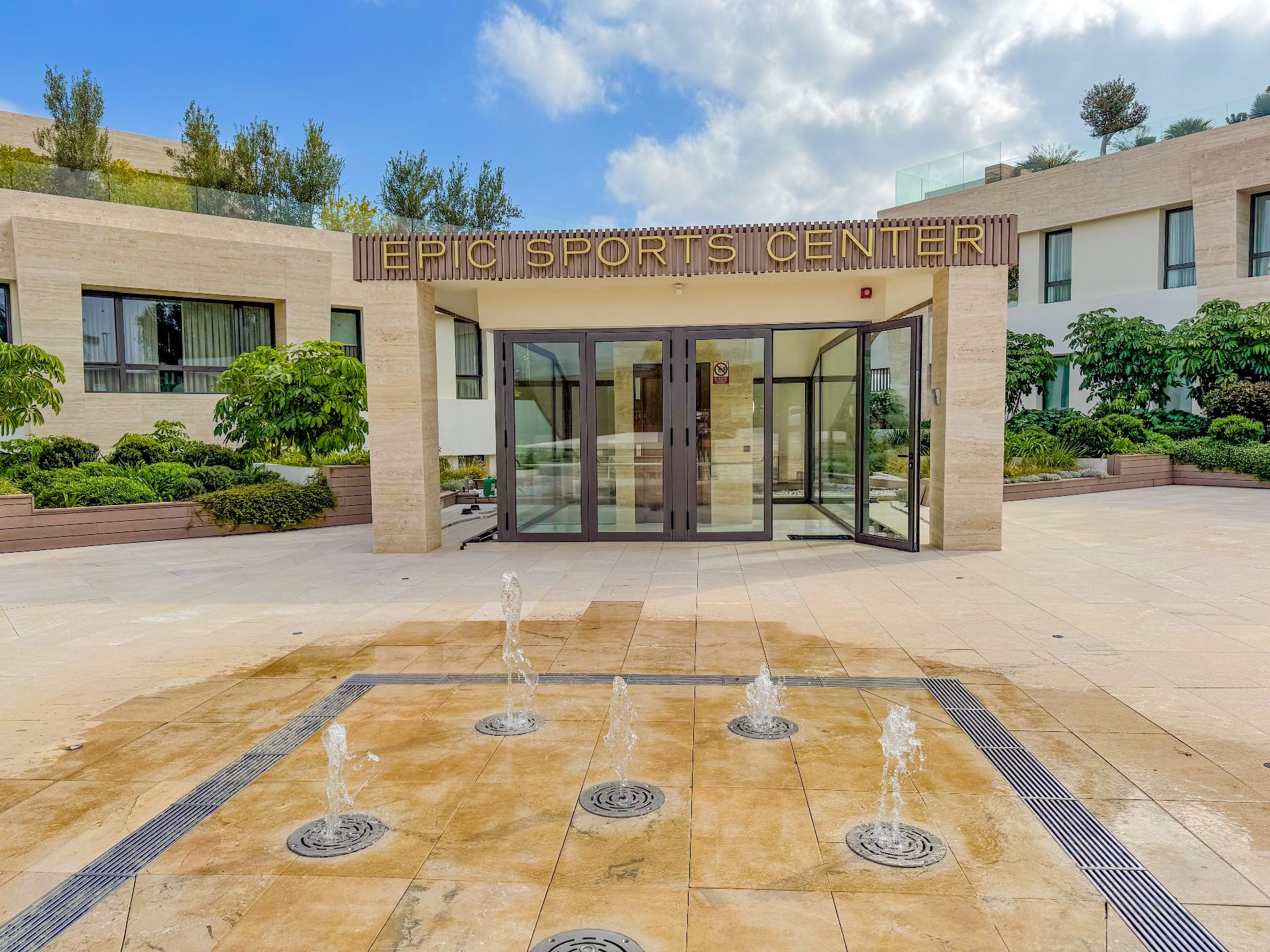 Piso de 5 Dormitorios y 6 Baños en venta en Milla de Oro, Marbella