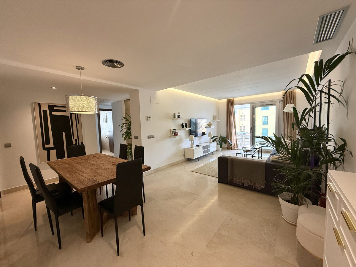 Ático de 3 Dormitorios y 2 Baños en venta en San Pedro de Alcántara