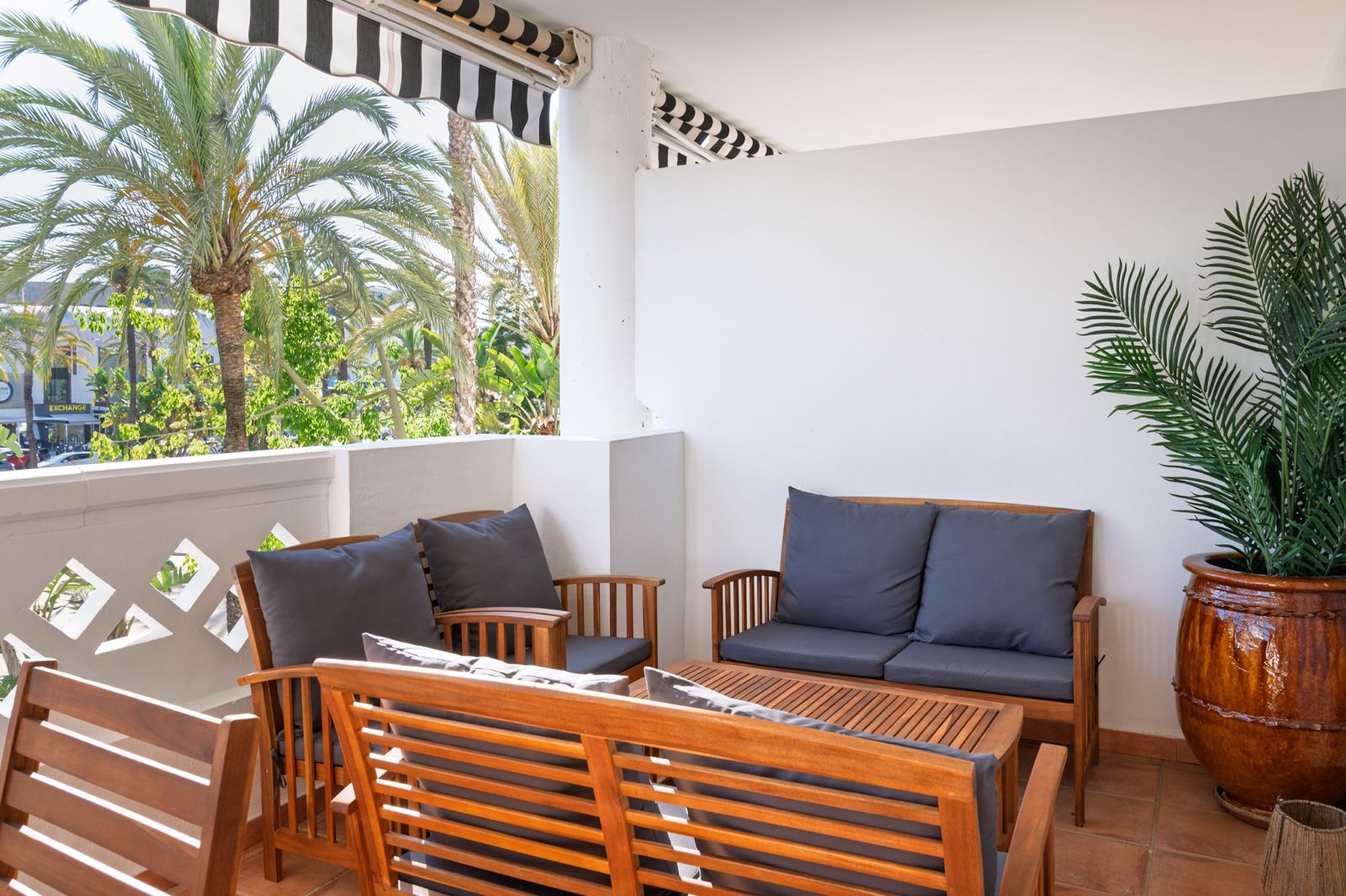 Piso de 4 Dormitorios y 3 Baños en alquiler en Puerto Banús, Marbella