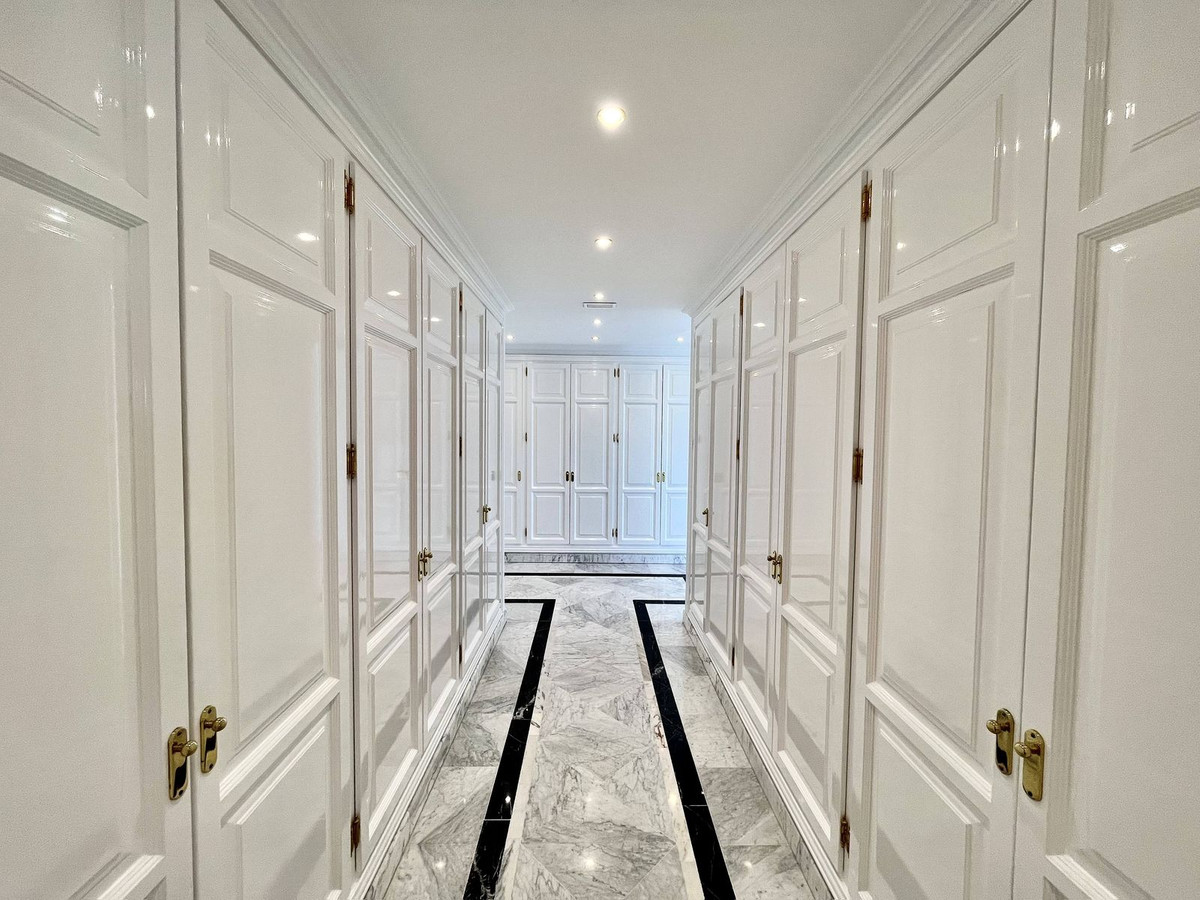 Ático de 4 Dormitorios y 4 Baños en alquiler en Sierra Blanca, Marbella