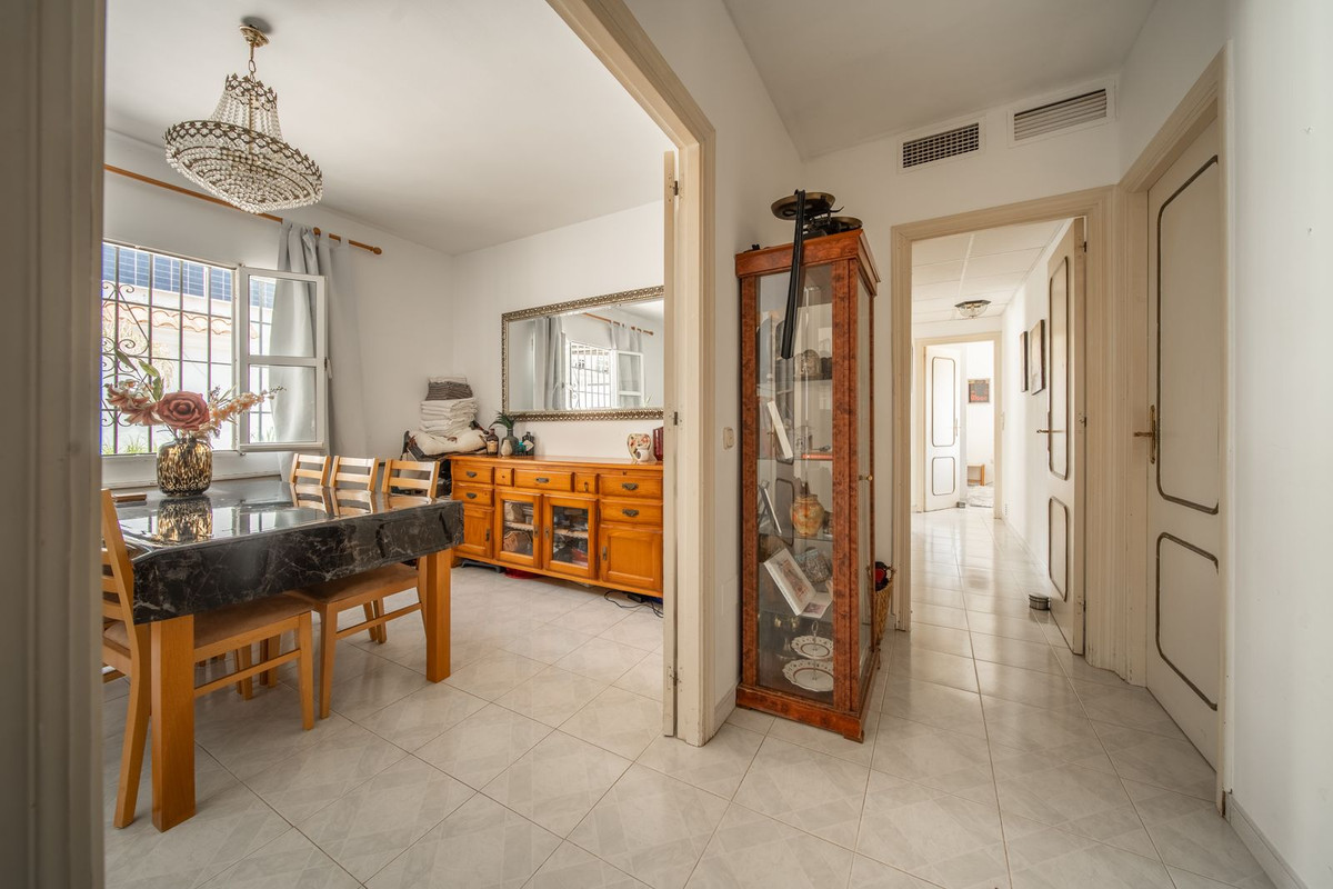 9 Bed - Villa for Sale in El Coto, Mijas