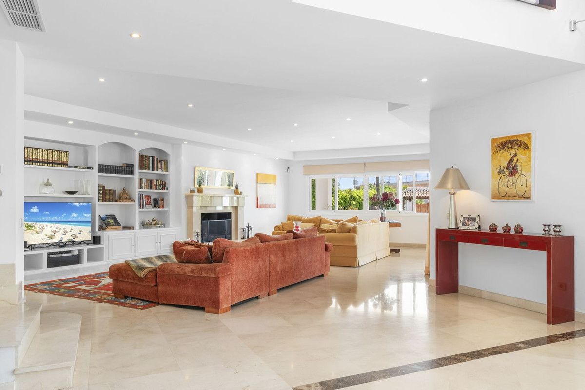 Casa de 6 Dormitorios y 6 Baños en venta en El Paraíso