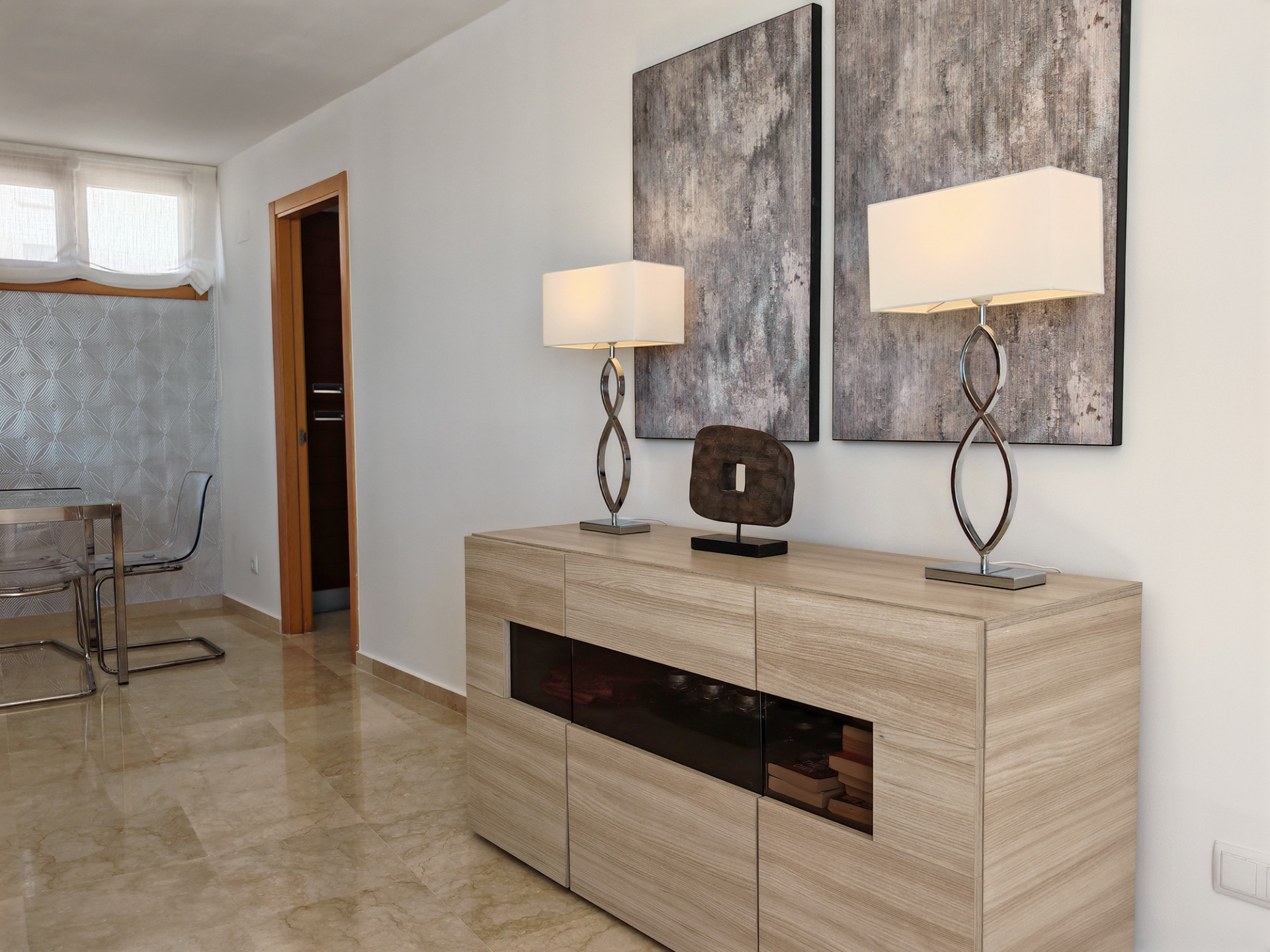 Piso de 3 Dormitorios y 2 Baños en venta en Los Monteros, Marbella