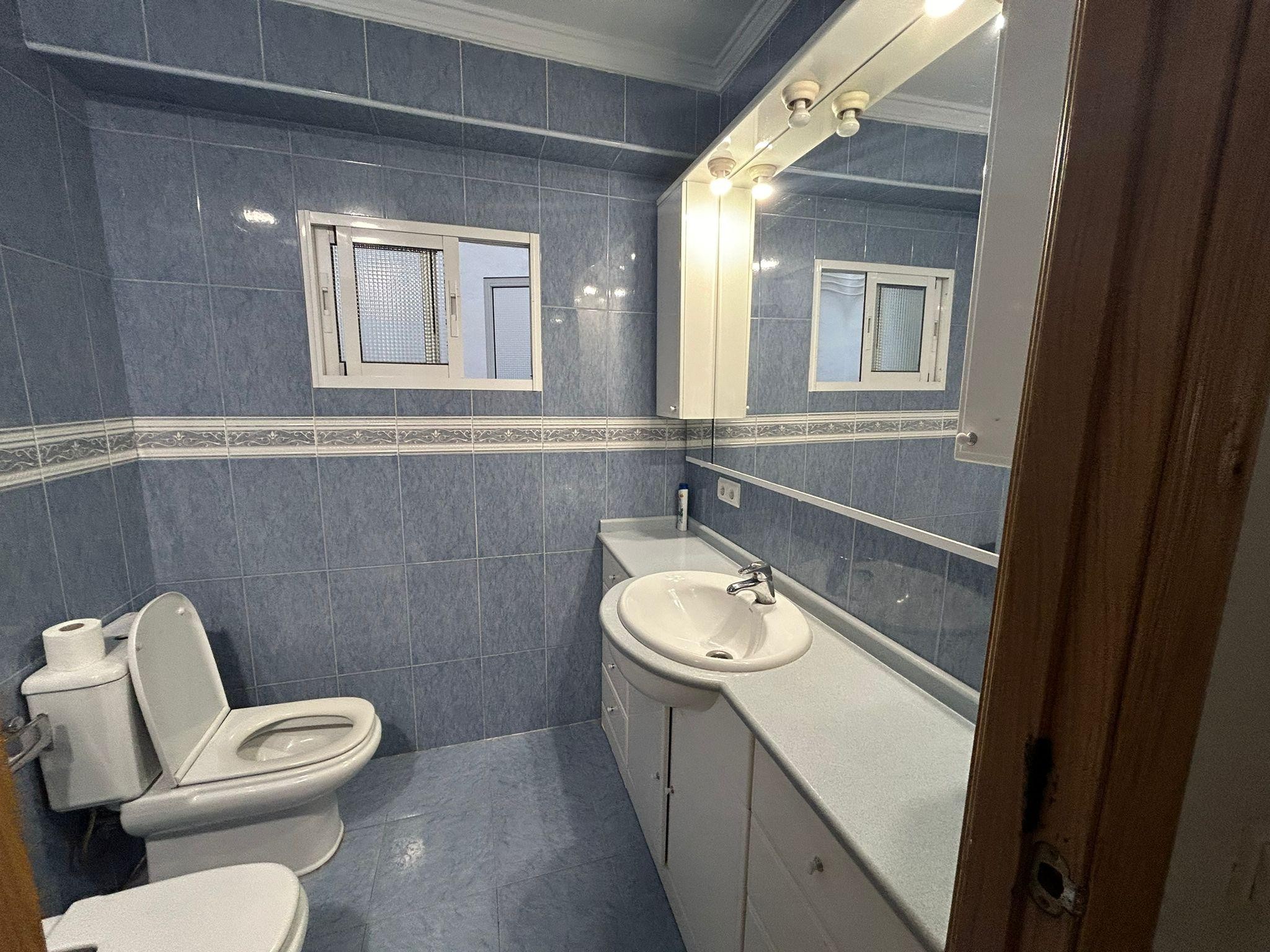 Piso de 3 Dormitorios en venta en Milla de Oro, Marbella