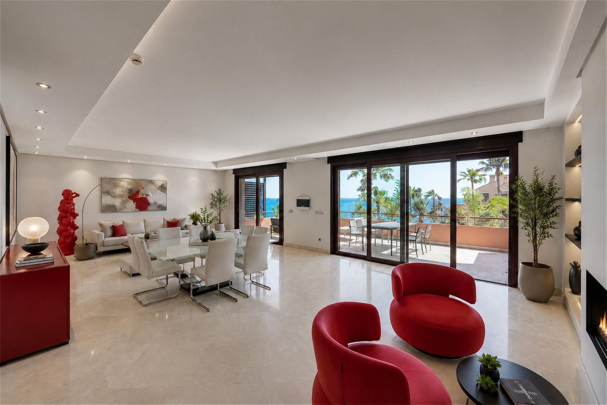 Ático de 3 Dormitorios y 3 Baños en venta en Puerto Banús