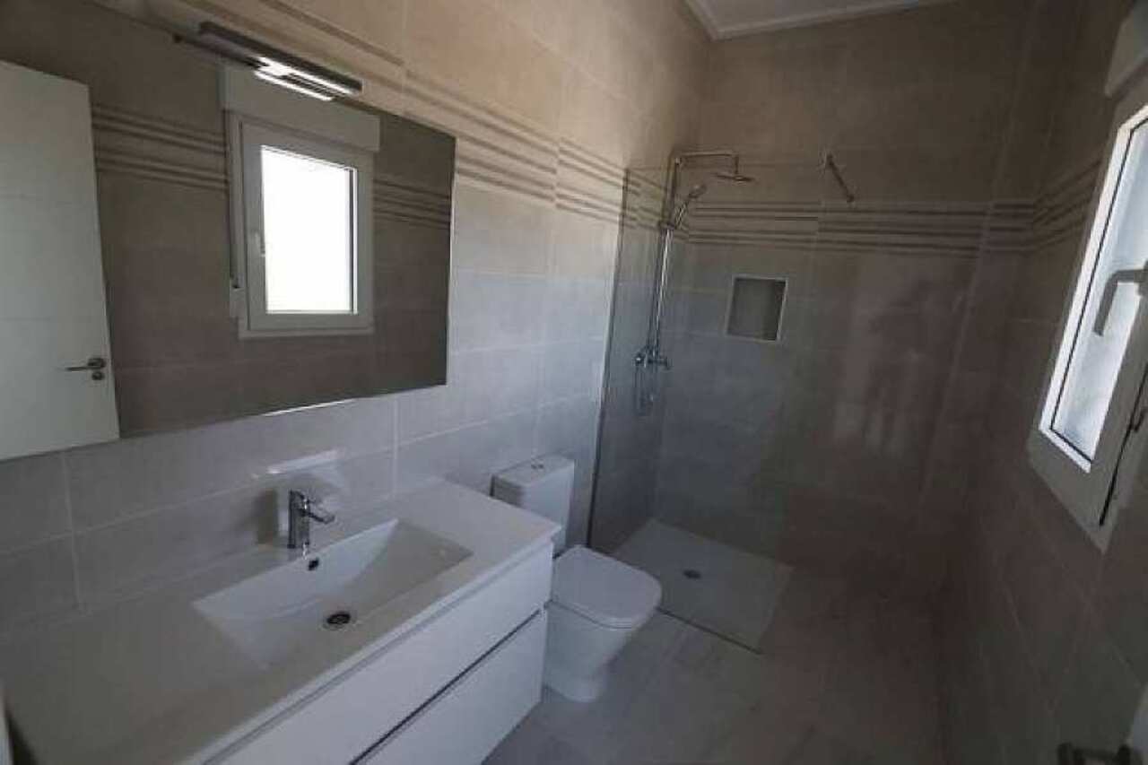 Casa de 3 Dormitorios y 2 Baños en venta en El Pinós