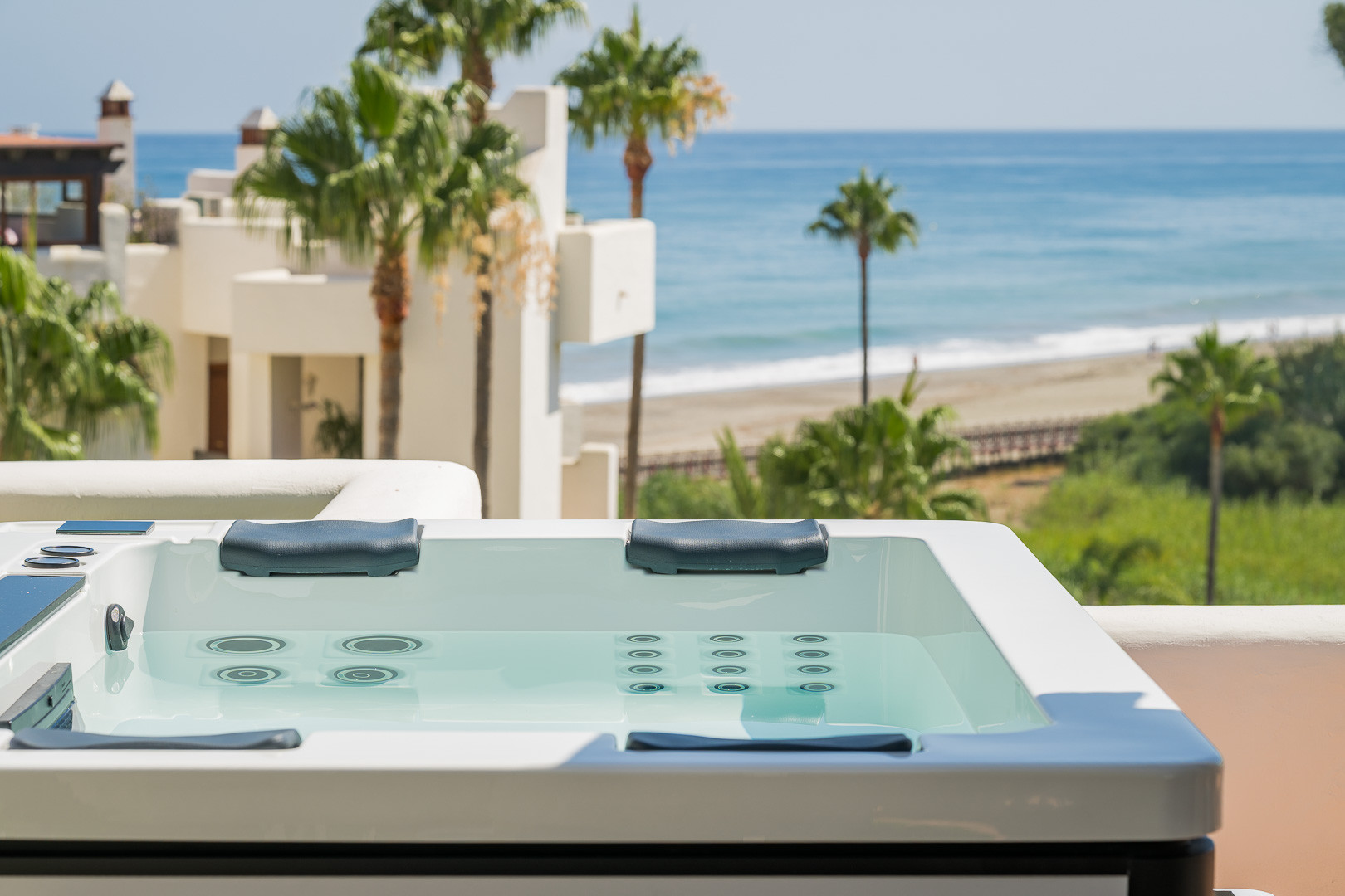 Ático de 3 Dormitorios en venta en Nueva Milla de Oro, Estepona