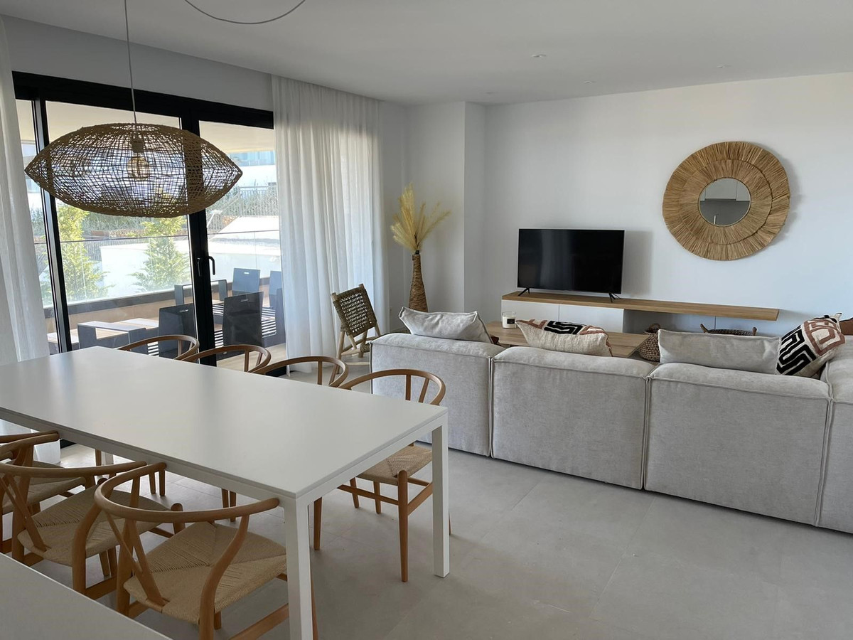Piso de 4 Dormitorios en venta en Estepona