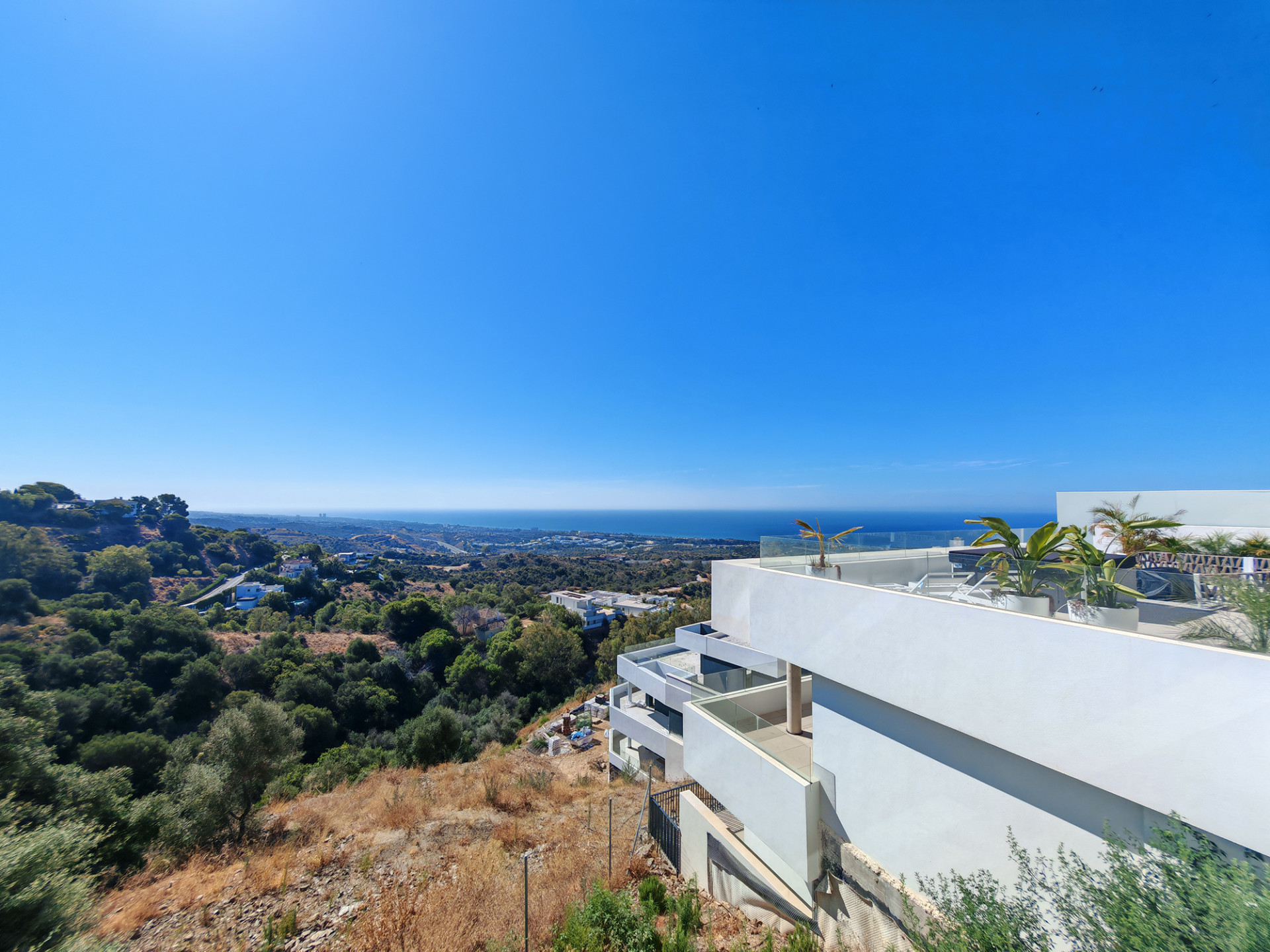 Piso de 3 Dormitorios en venta en Los Monteros, Marbella