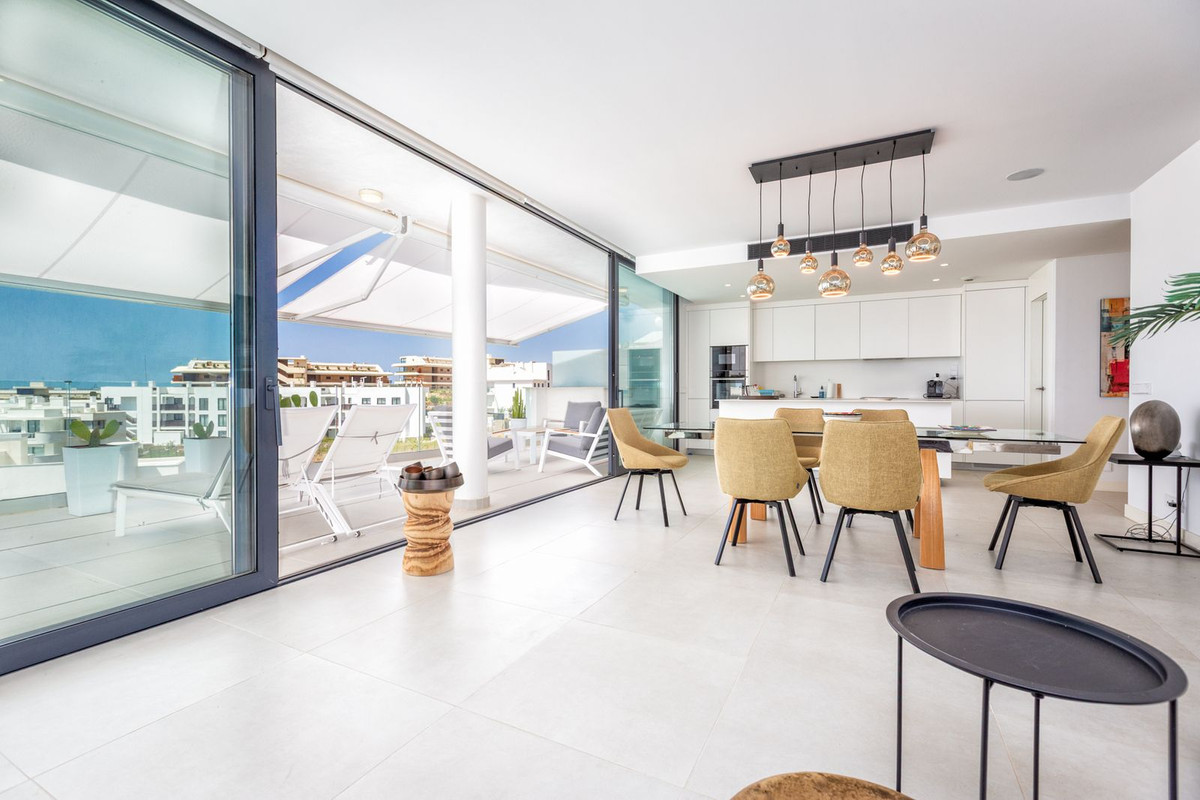 Piso de 3 Dormitorios y 2 Baños en venta en Benalmádena