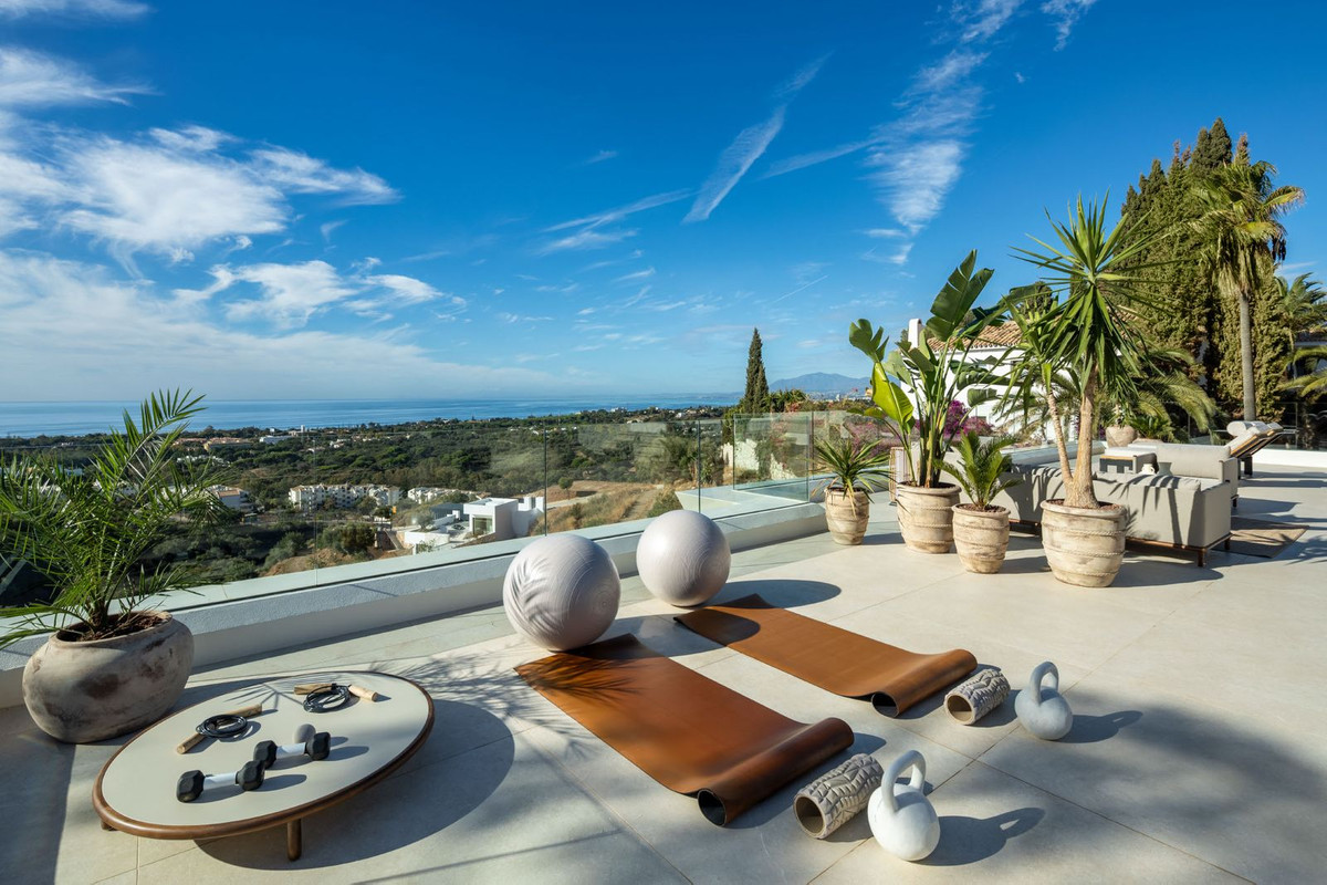 Casa de 5 Dormitorios en venta en Elviria, Marbella