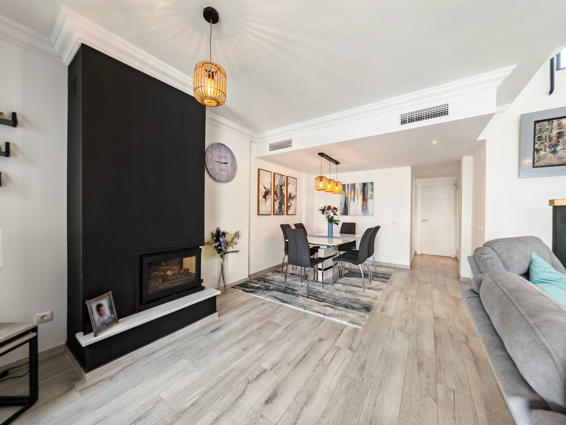 Casa Adosada de 3 Dormitorios en venta en La Mairena, Marbella
