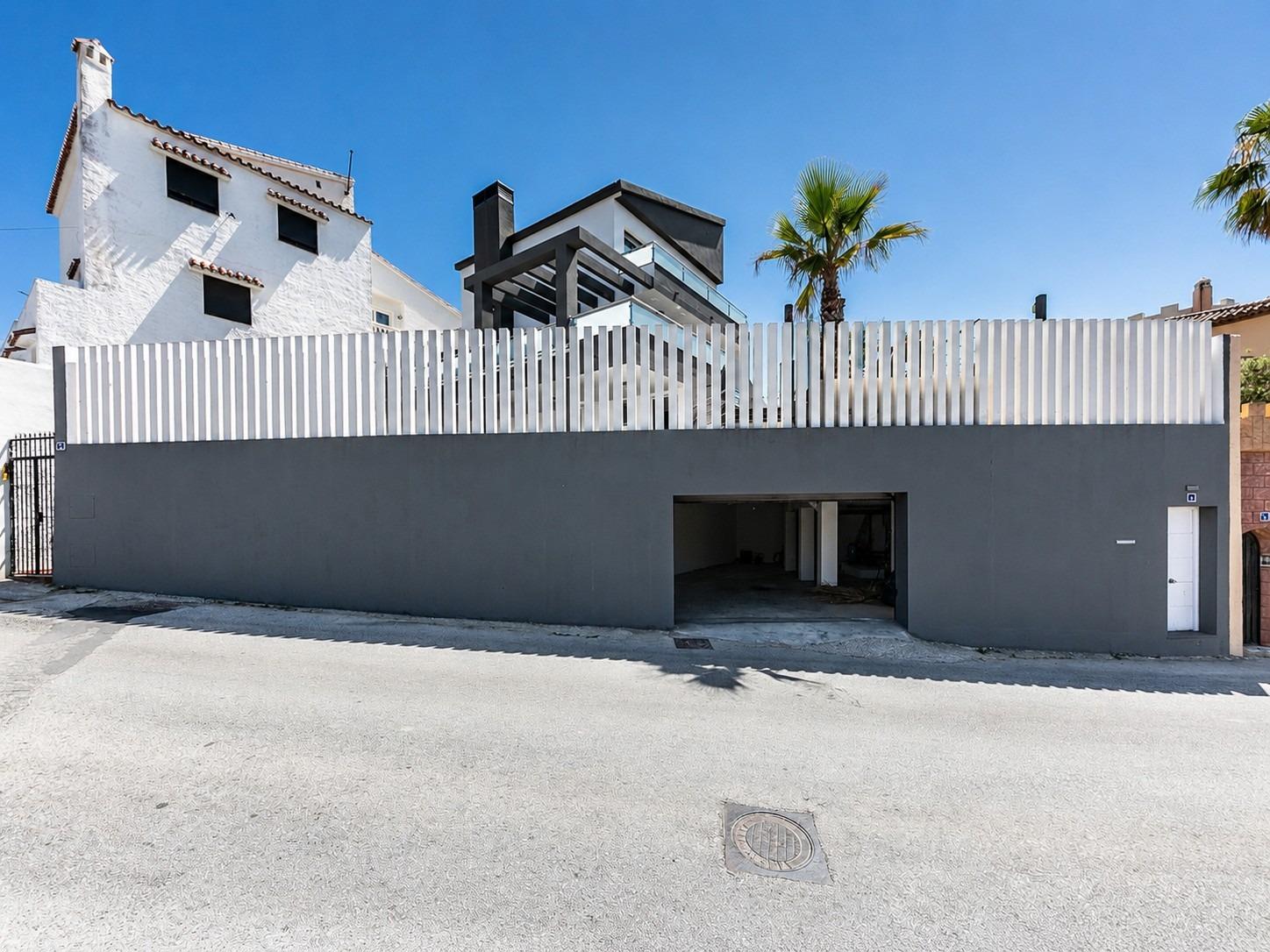 Casa de 3 Dormitorios y 2 Baños en venta en El Faro, Mijas