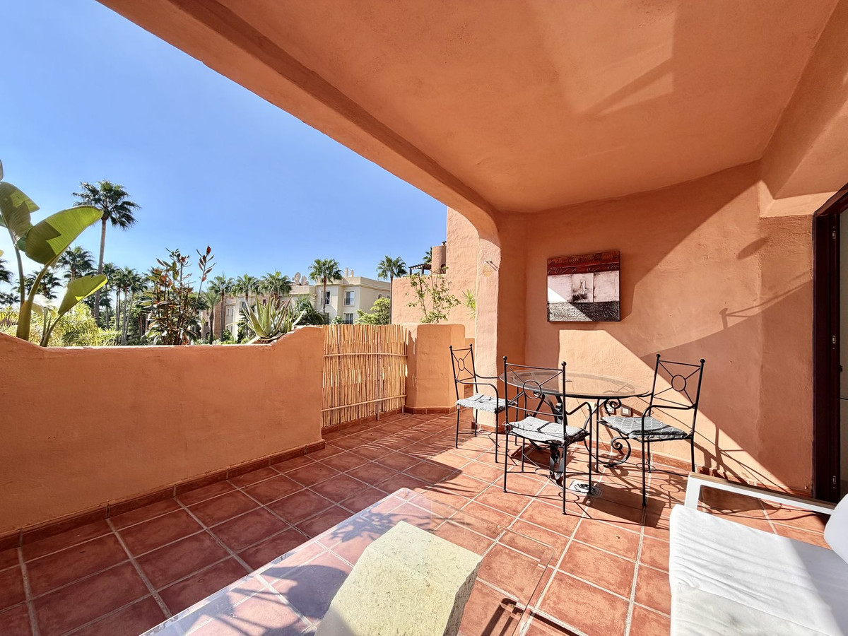 2 спални, 2 бани - Апартамент за продажба в Benahavis