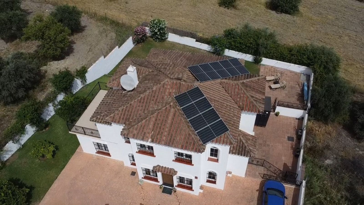 4 Bed, 4 Bath - Villa for Sale in Alhaurin el Grande