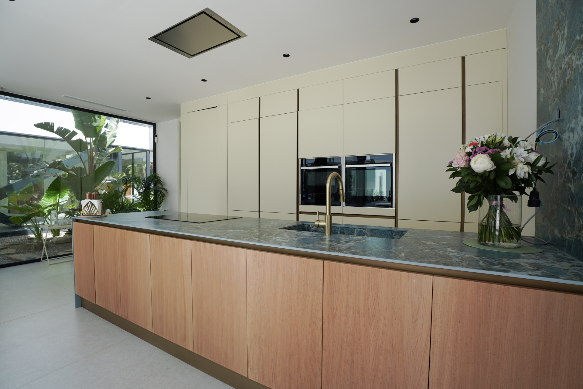 4 спални - Вила за продажба в Sierra Blanca, Marbella