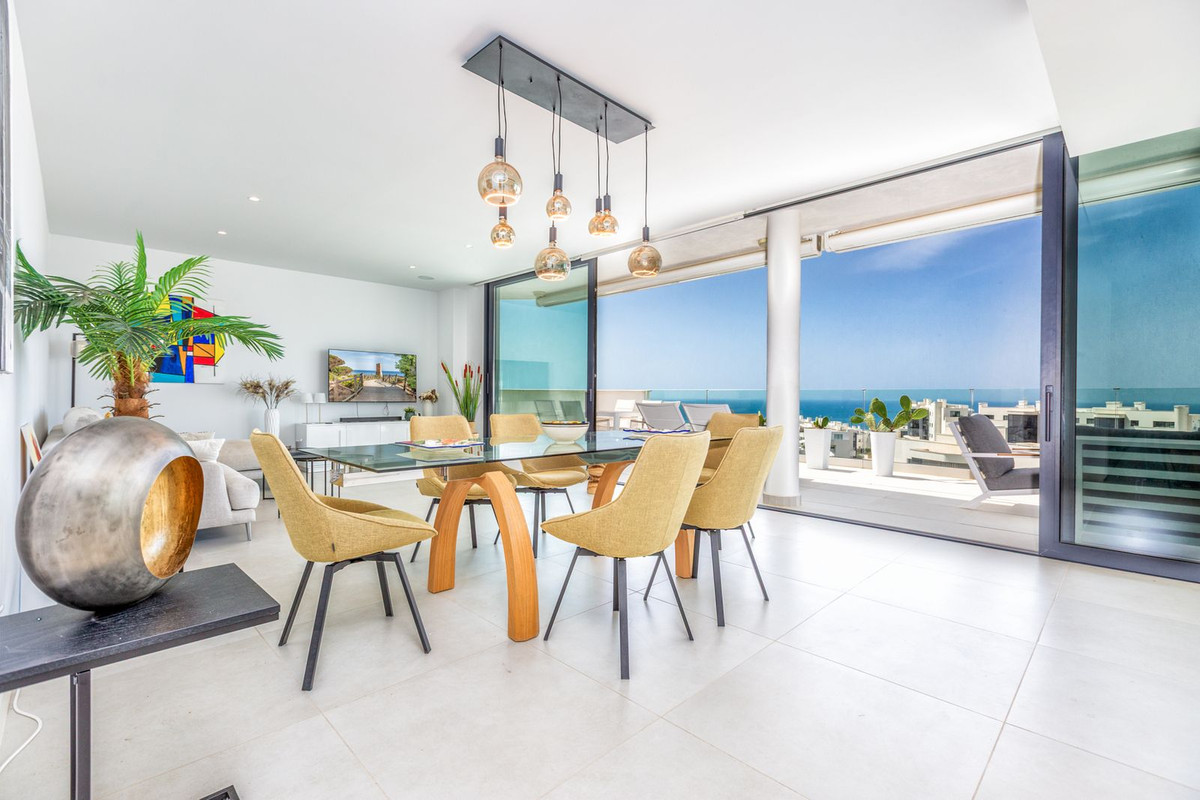 Piso de 3 Dormitorios y 2 Baños en venta en Benalmádena