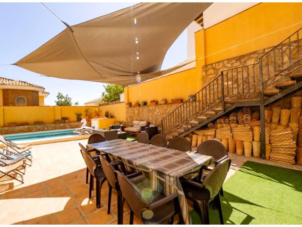 Casa de 5 Dormitorios y 4 Baños en alquiler vacacional en Benalmádena Costa