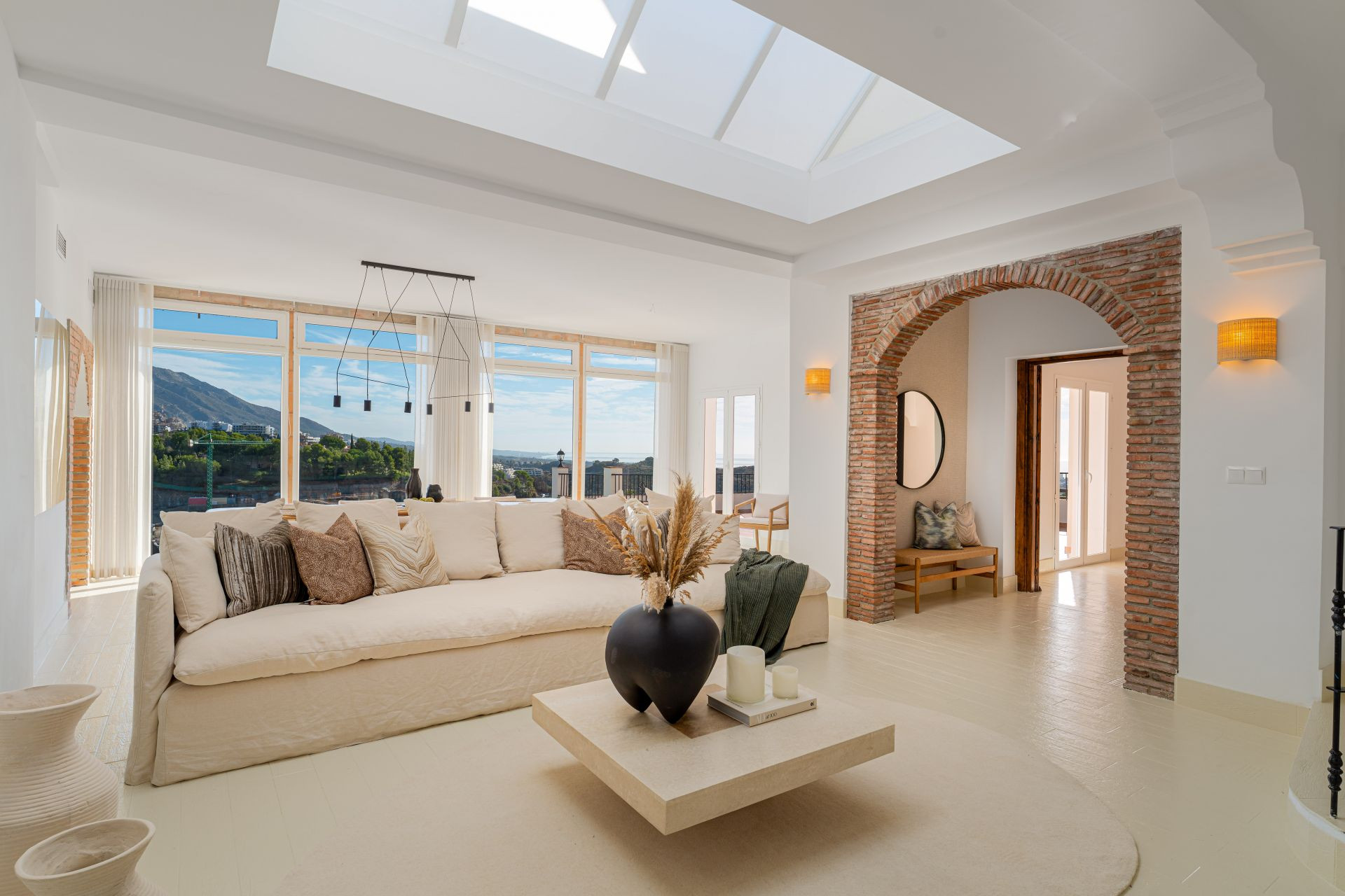 6 Bed - Villa for Sale in El Madronal, Benahavis