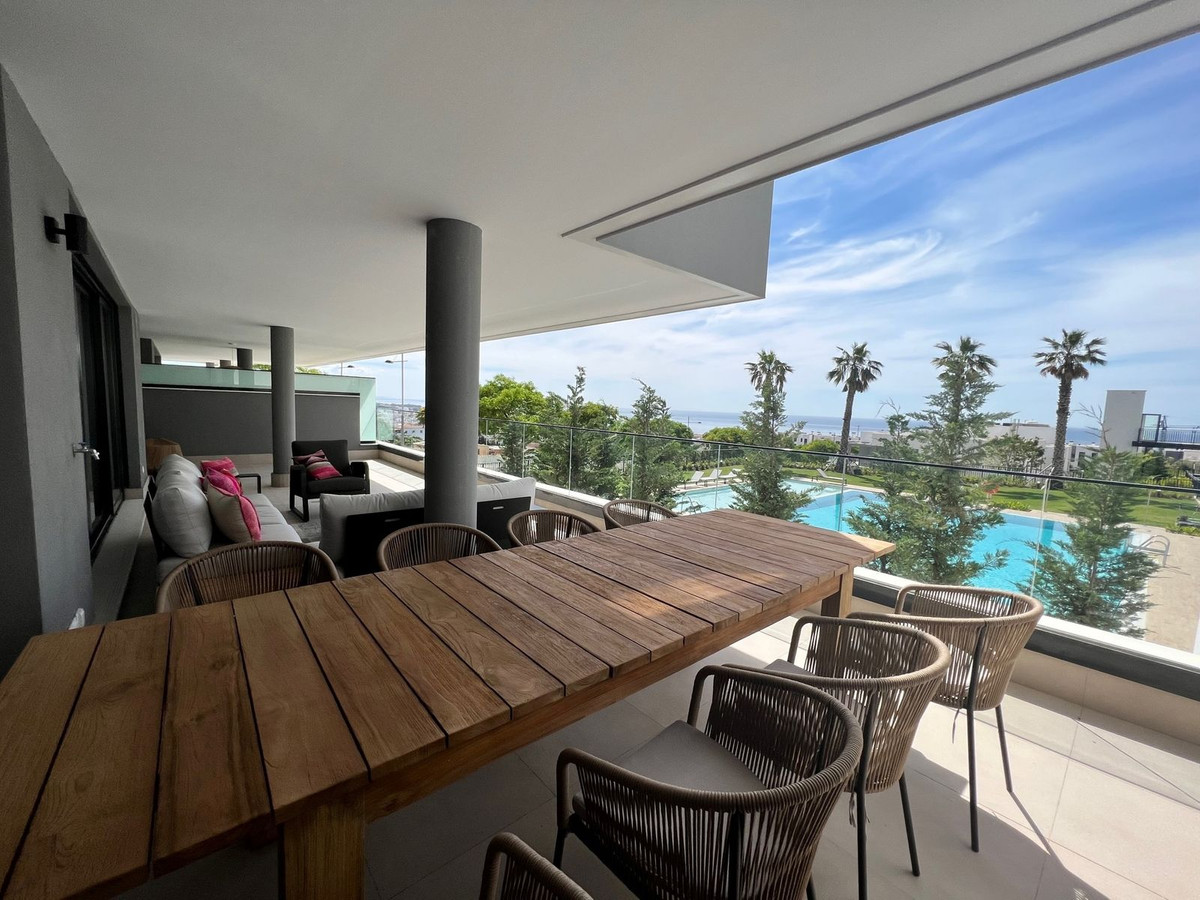 Piso de 4 Dormitorios en venta en Estepona