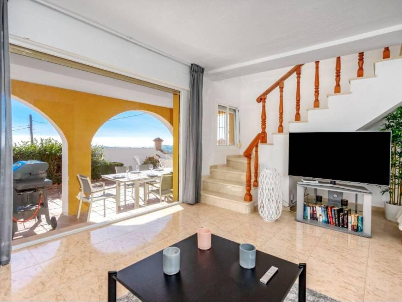 Casa Adosada de 4 Dormitorios y 2 Baños en alquiler vacacional en Nueva Andalucía, Marbella