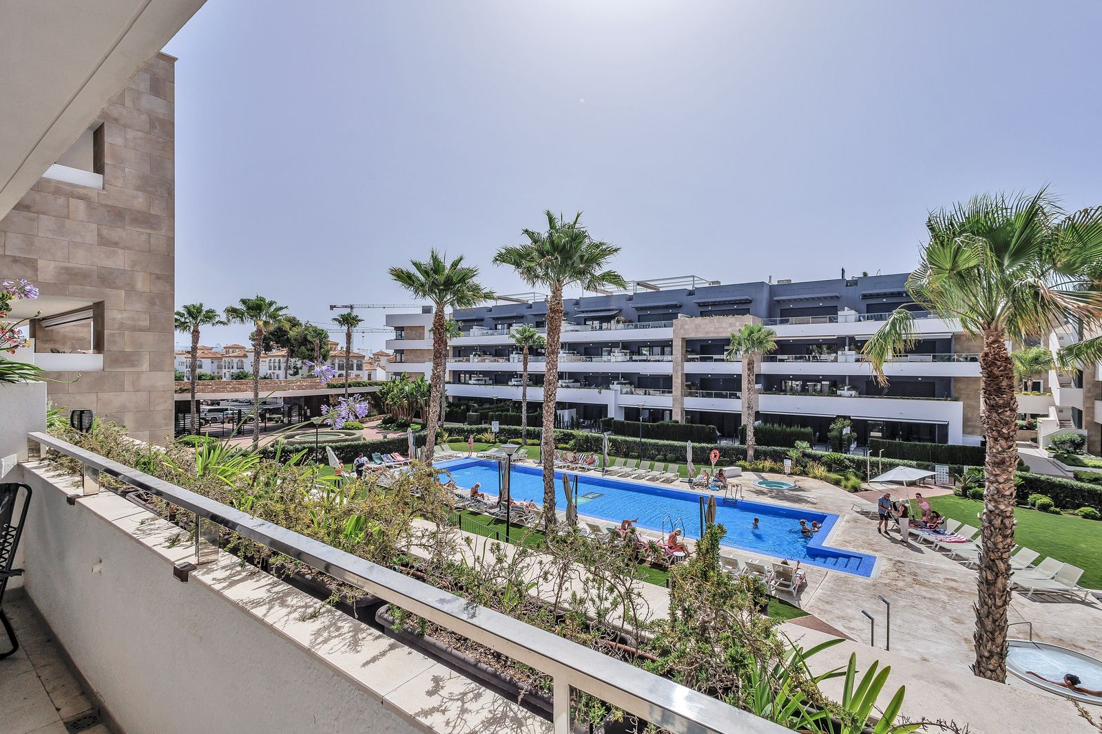 Piso de 3 Dormitorios y 2 Baños en venta en Orihuela Costa
