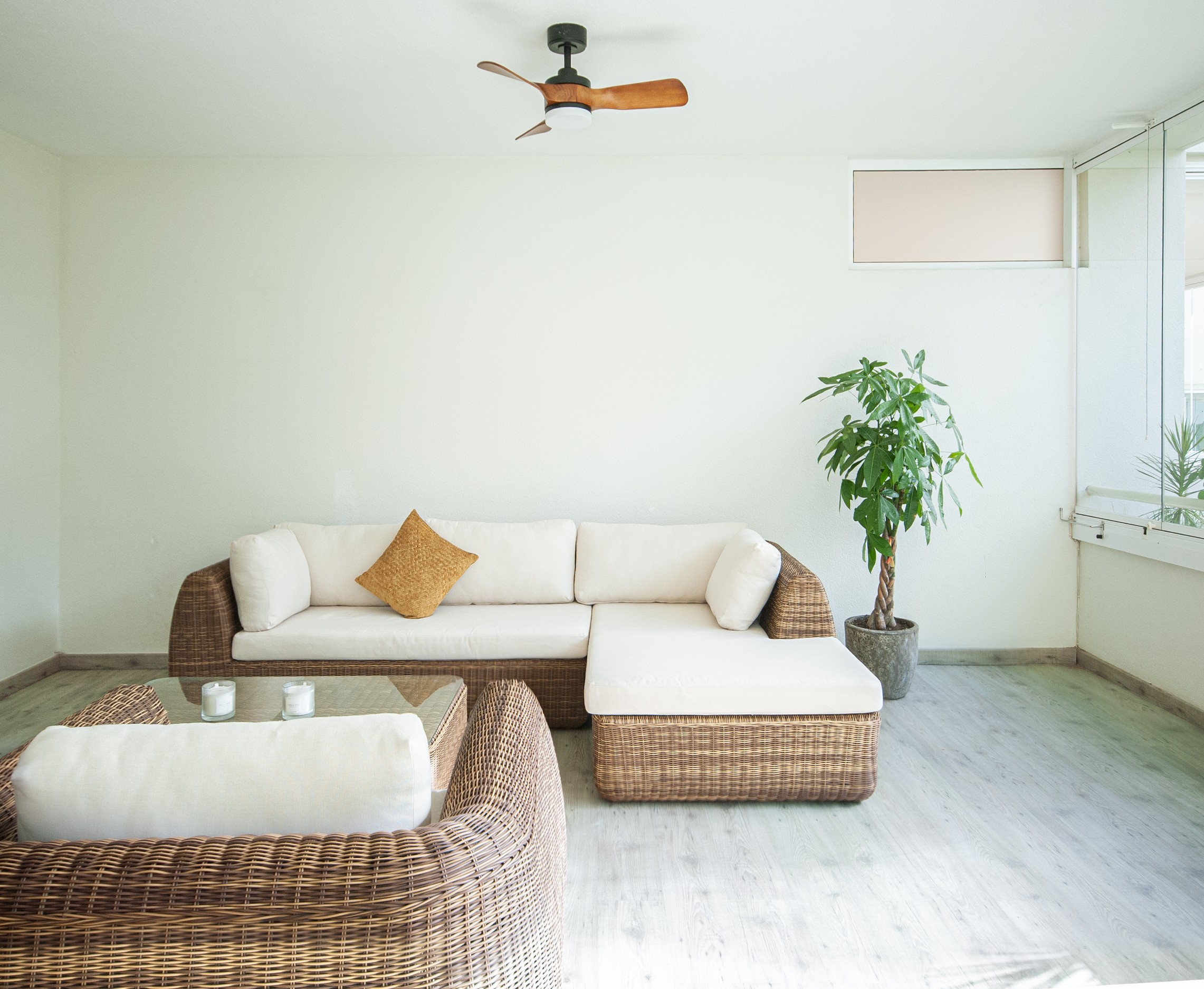 Piso de 2 Dormitorios en venta en Elviria, Marbella