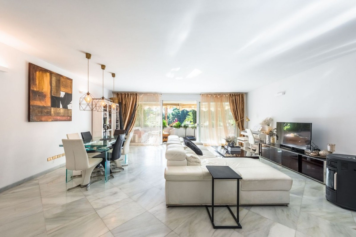 Piso de 3 Dormitorios y 3 Baños en venta en Marbella Centro