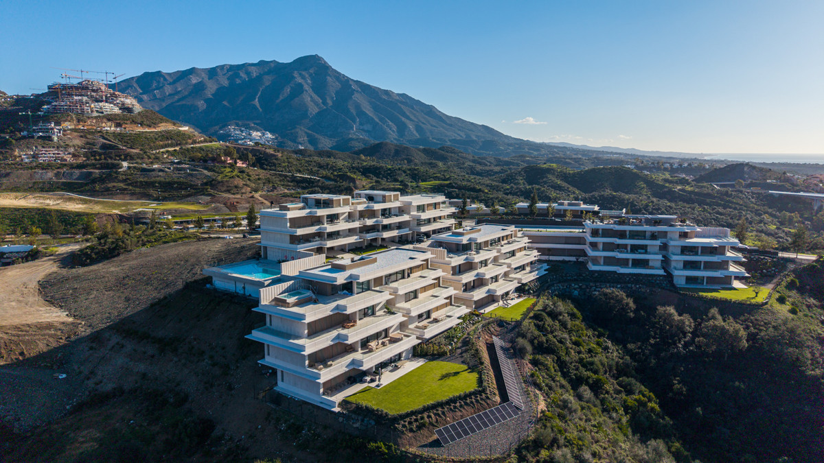 Piso de 4 Dormitorios y 2 Baños en venta en Benahavís