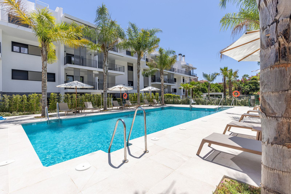 Piso de 3 Dormitorios y 2 Baños en venta en Estepona