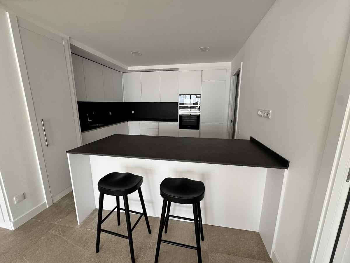 Piso de 2 Dormitorios y 2 Baños en venta en Estepona