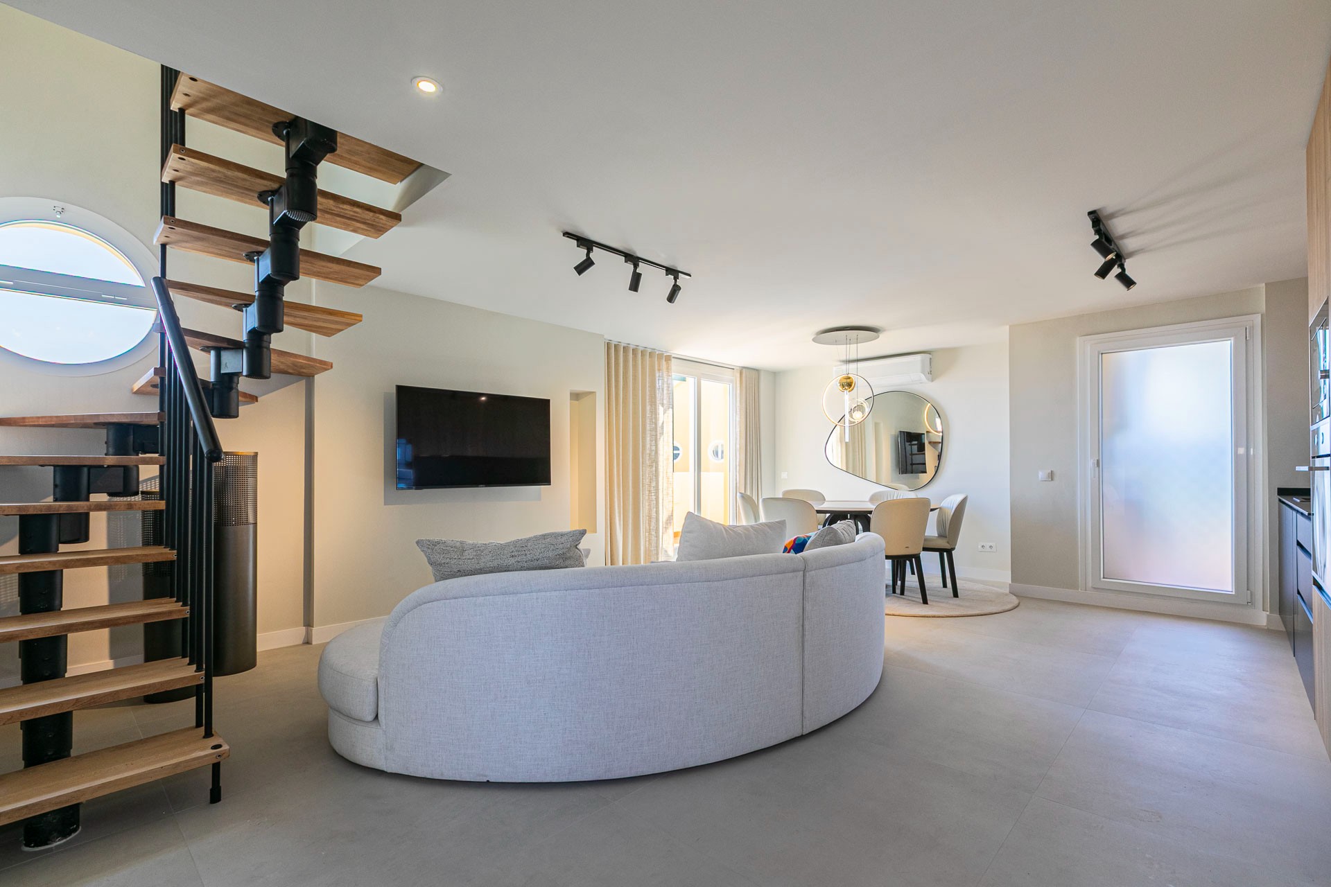 Ático de 3 Dormitorios y 2 Baños en venta en Puerto Banús, Marbella