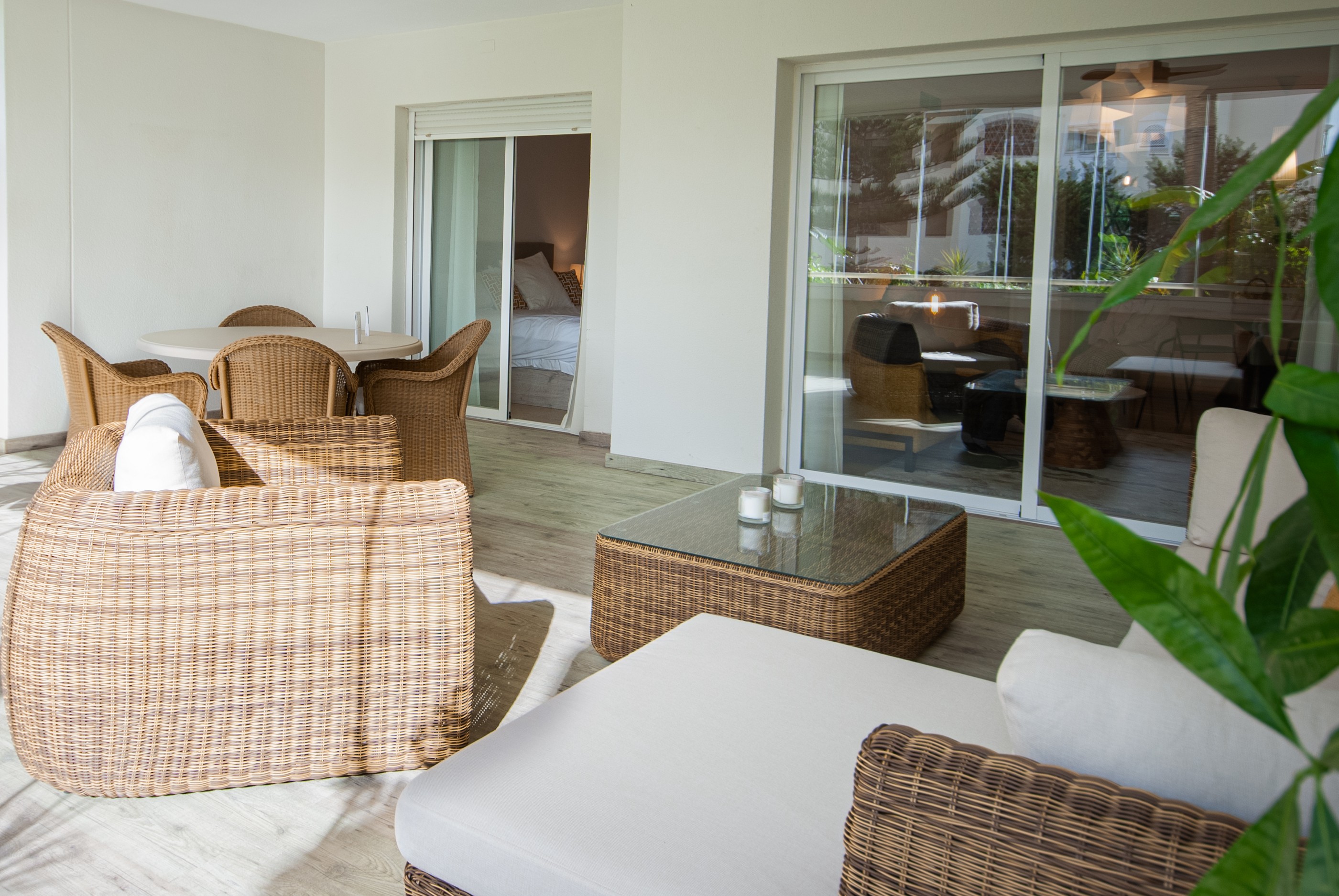 Piso de 2 Dormitorios en venta en Elviria, Marbella