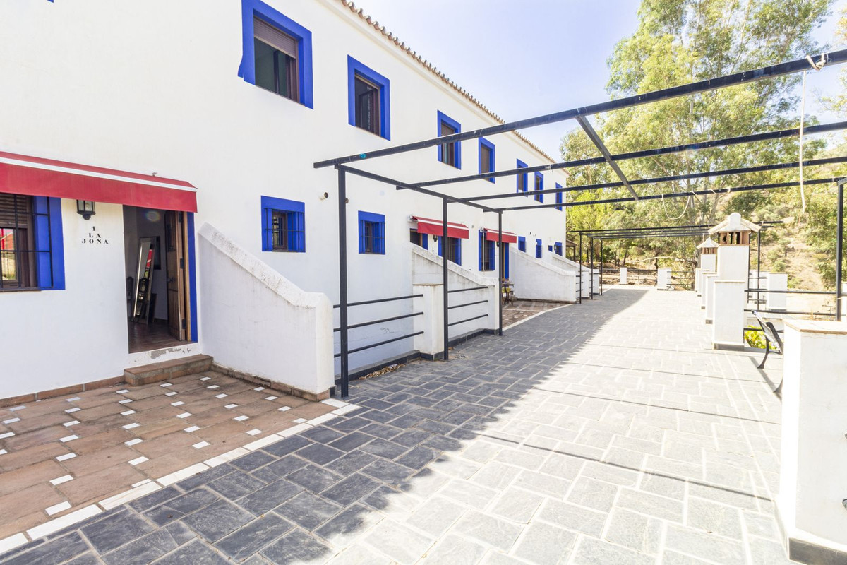 Finca de 11 Dormitorios y 16 Baños en venta en Guaro