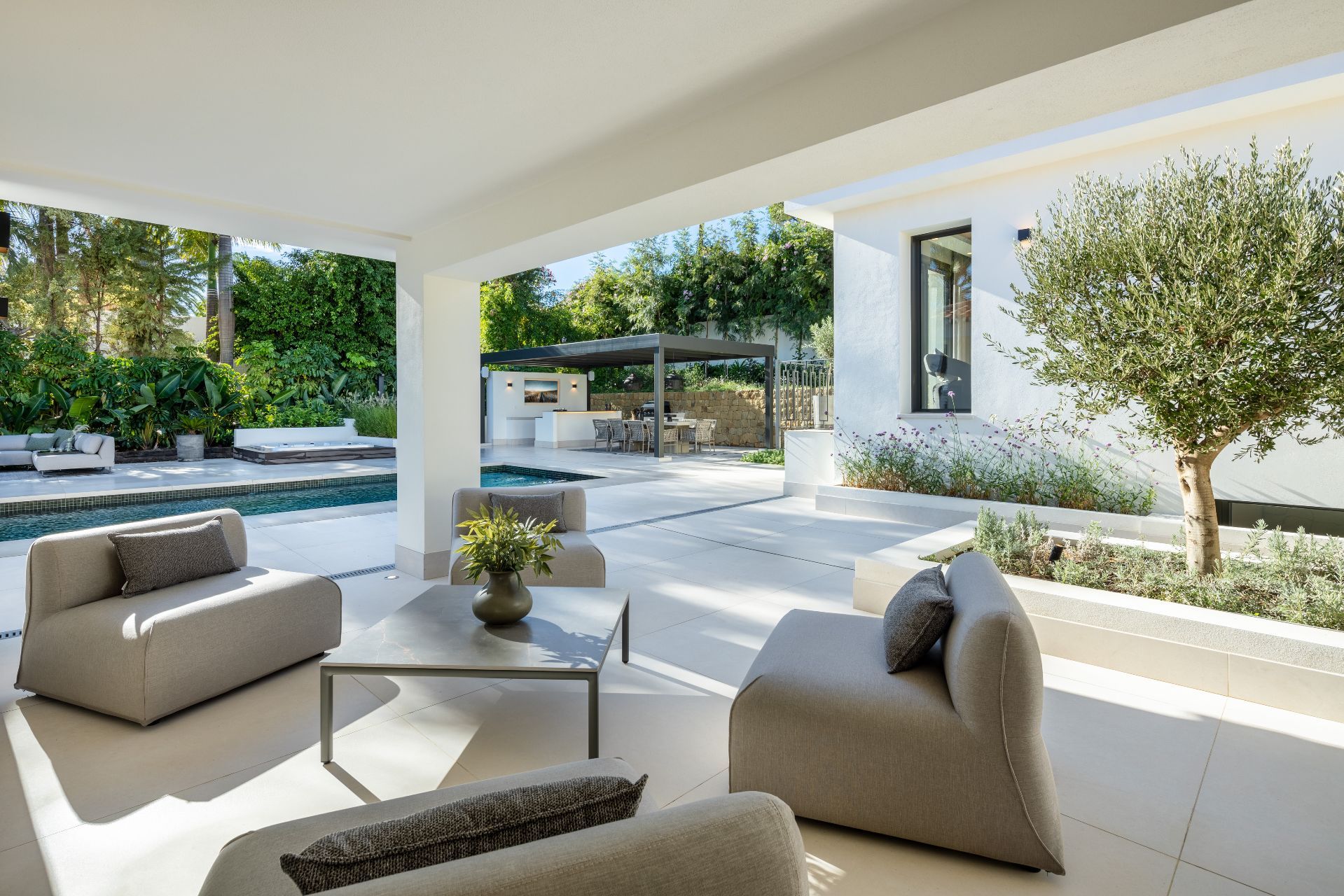 Casa de 5 Dormitorios y 5 Baños en venta en Marbella