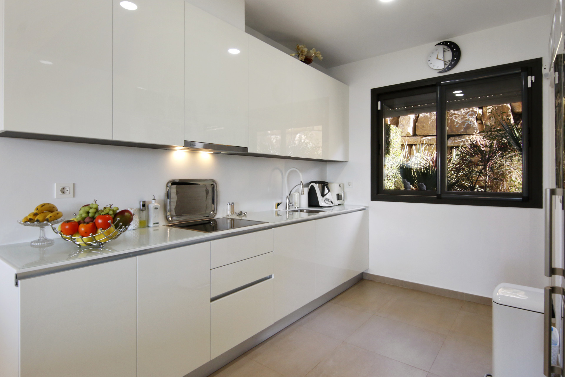 Casa Adosada de 3 Dormitorios en venta en Manilva