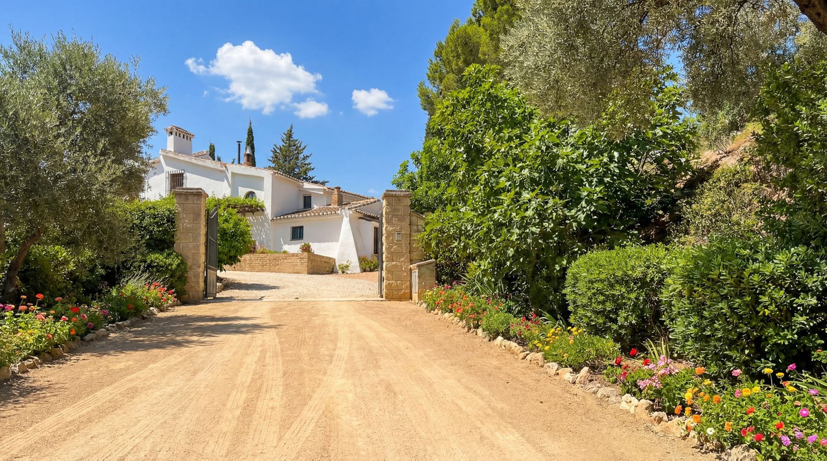 Finca de 9 Dormitorios y 5 Baños en venta en Villanueva del Rosario