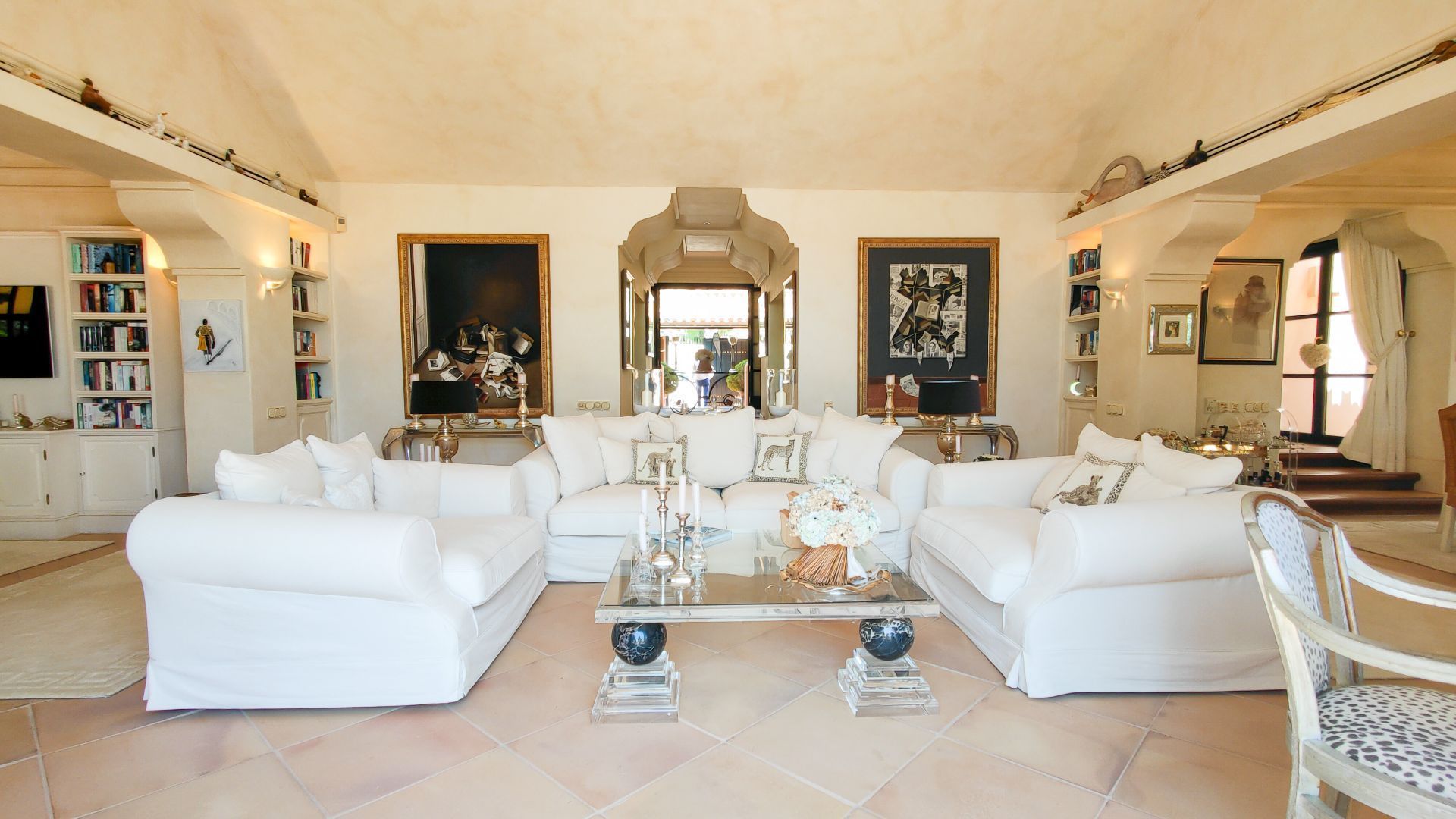 Casa de 3 Dormitorios y 5 Baños en venta en Milla de Oro, Marbella