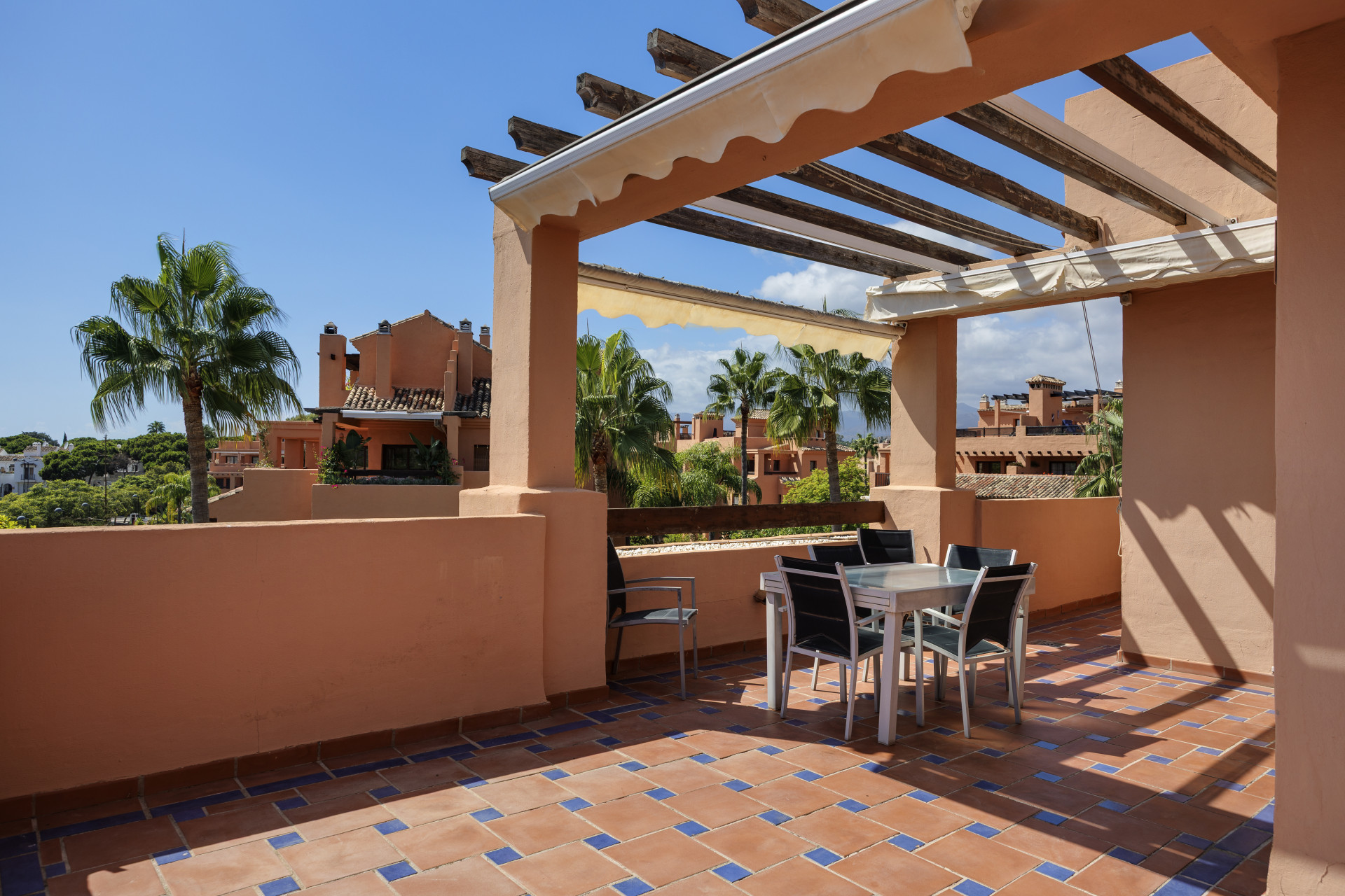 5 кровать 4 ванна Пентхаус для продажи в Estepona